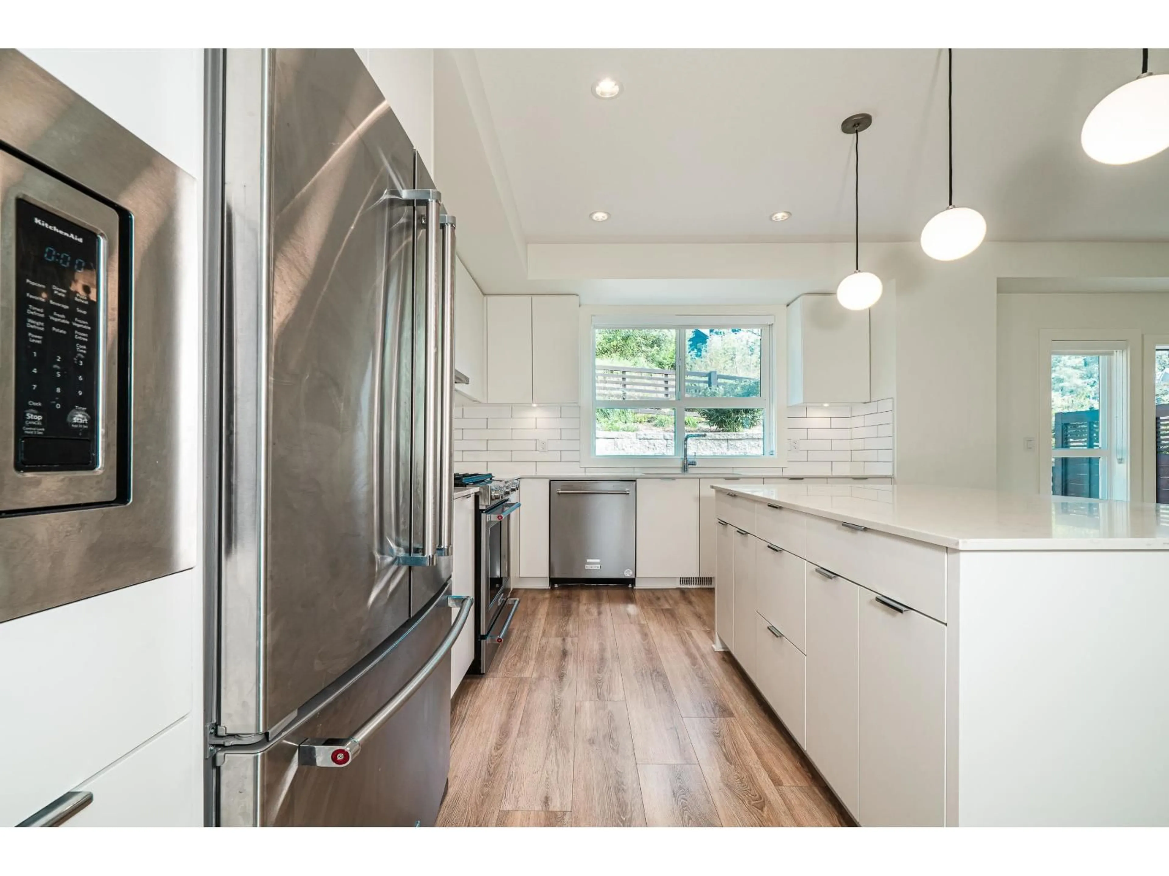 Contemporary kitchen, unknown for 81 - 16561 17A, Surrey British Columbia V3Z1J3