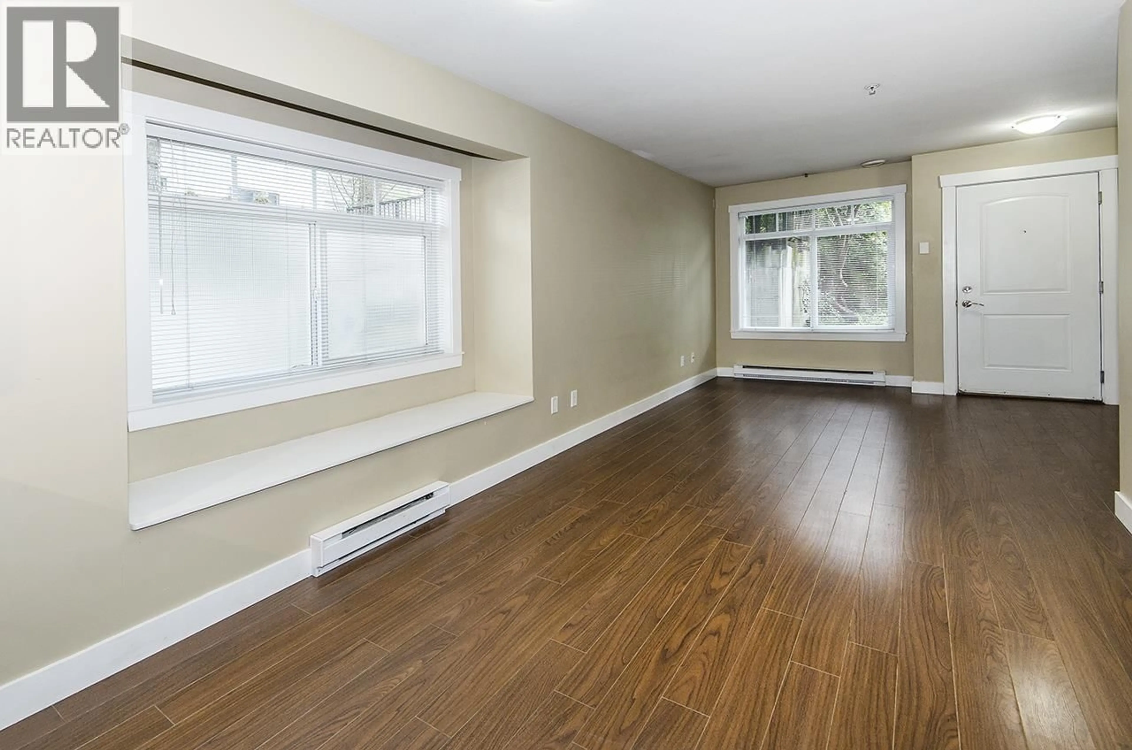 A pic of a room for 46 - 7428 14TH AVENUE, Burnaby British Columbia V3N0C2