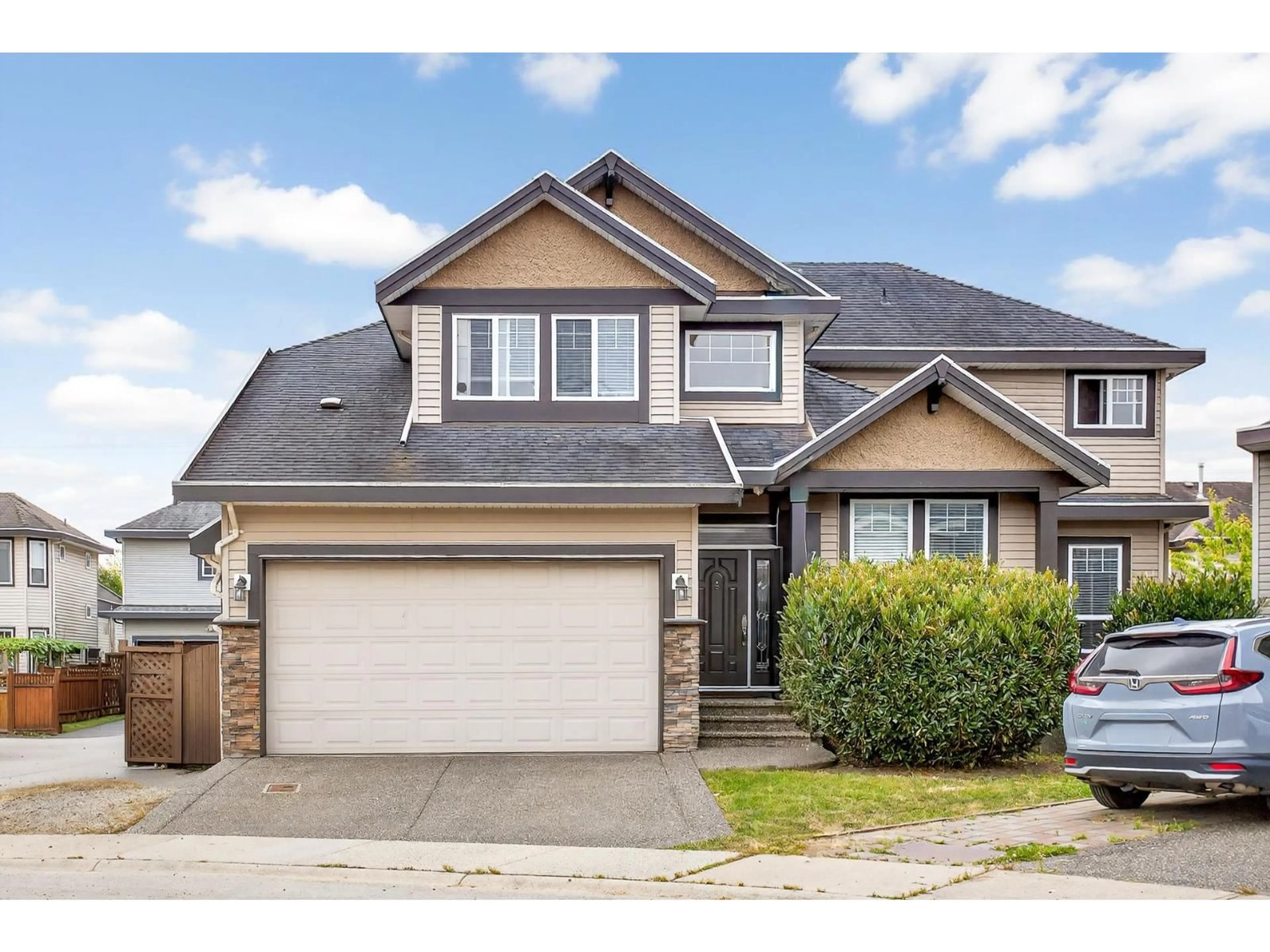 Home with vinyl exterior material, street for 7227 202, Langley British Columbia V2Y3G4