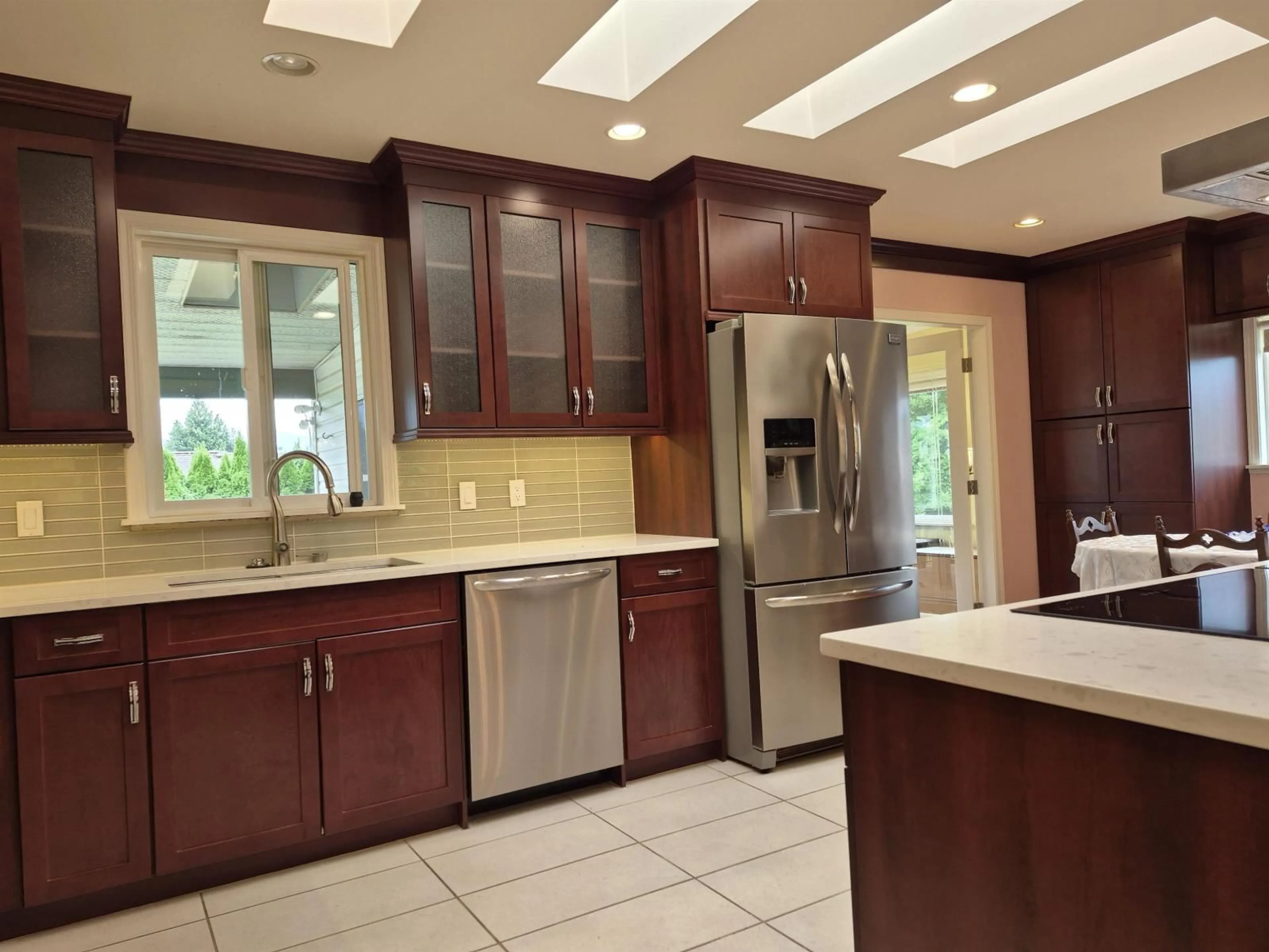 Open concept kitchen, ceramic/tile floor for 6892 KALYNA DRIVE, Agassiz British Columbia V0M1A3