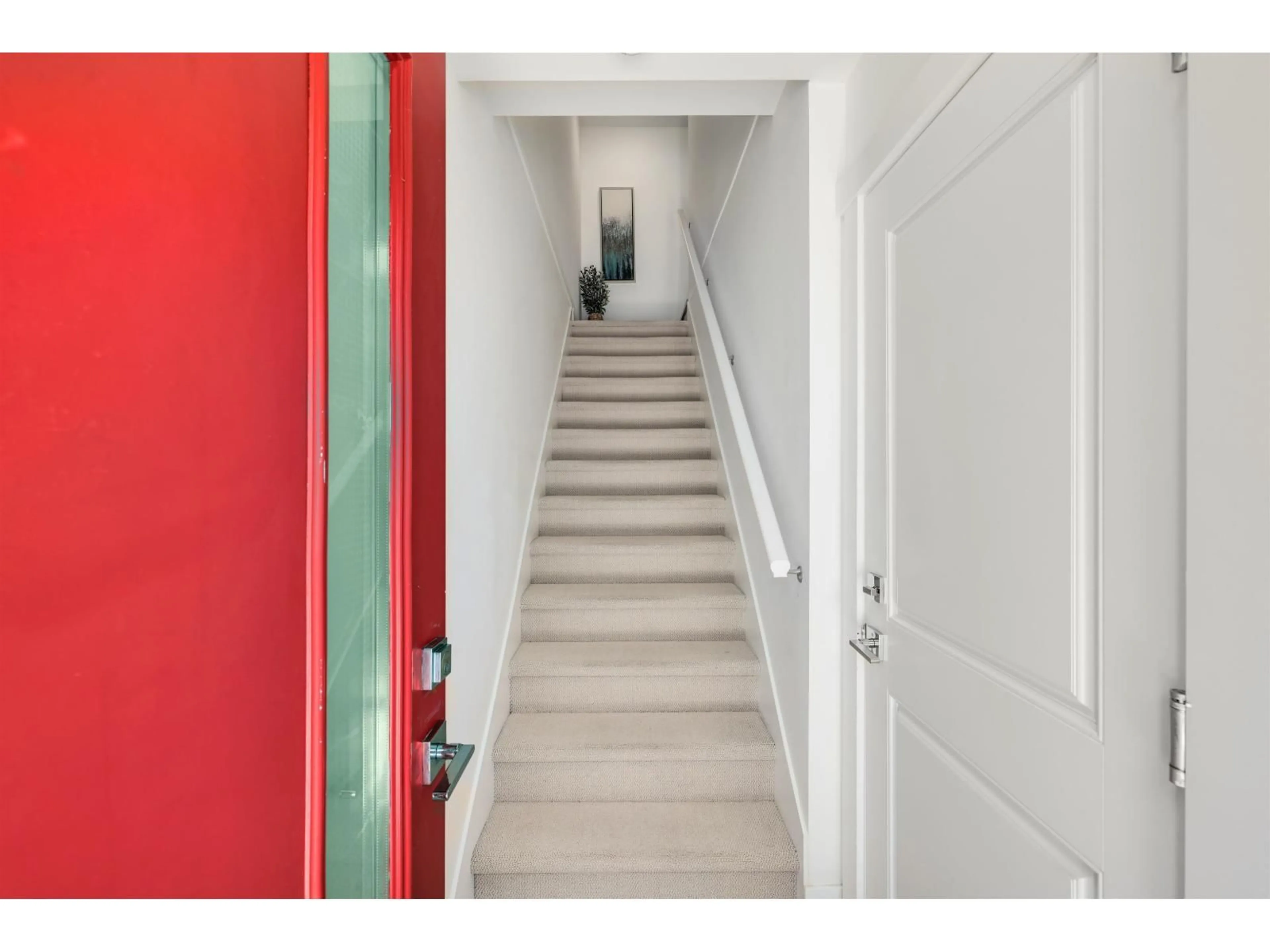 Indoor entryway for 94 - 16433 19, Surrey British Columbia V3Z0Z1