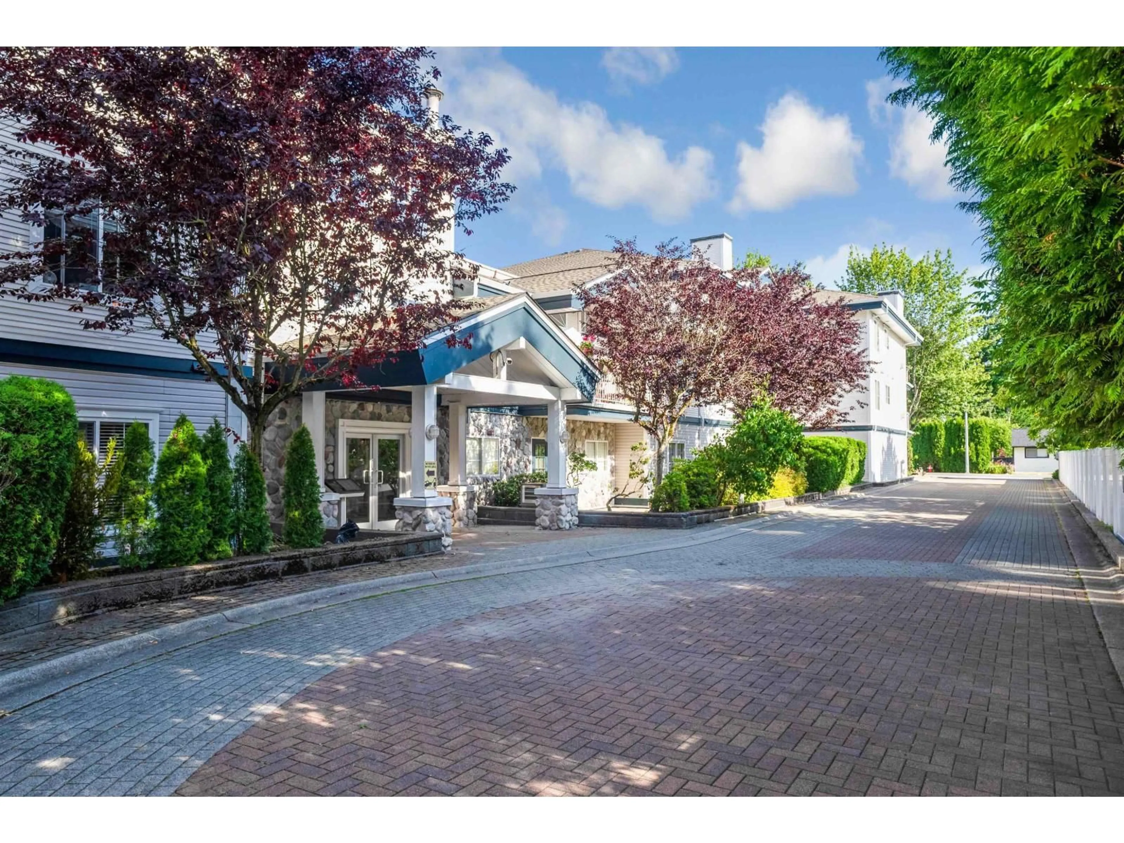 Patio, street for 204 - 15298 20, Surrey British Columbia V4A2A3
