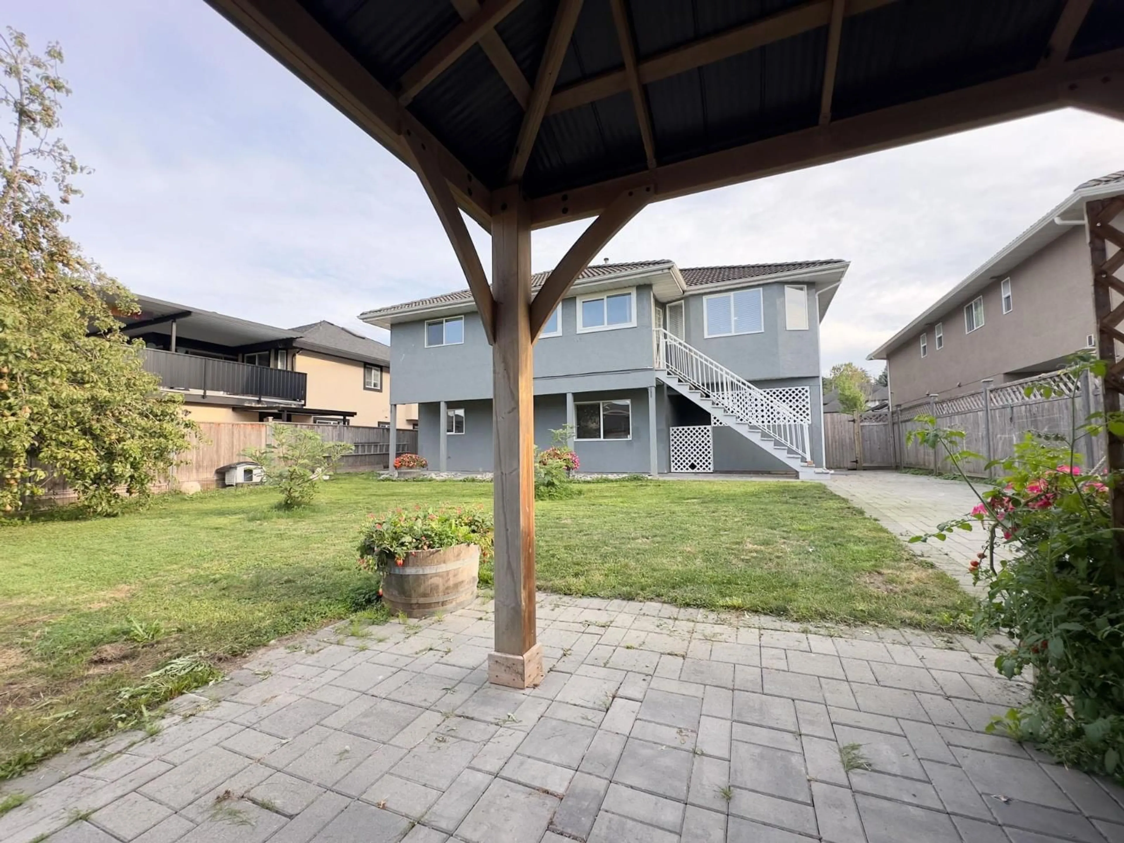 Patio, unknown for 13699 58A, Surrey British Columbia V3X3H9