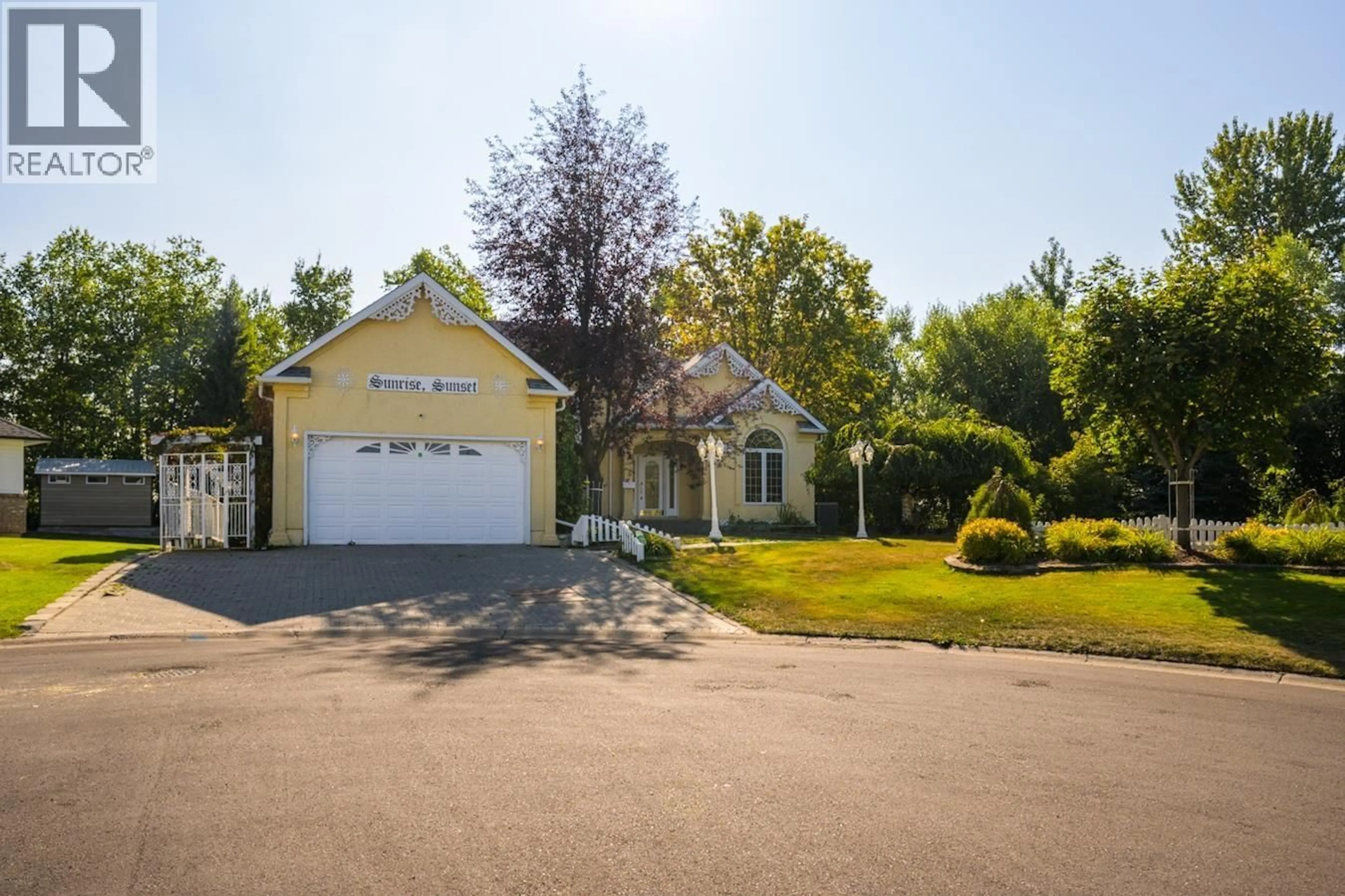 A pic from outside/outdoor area/front of a property/back of a property/a pic from drone, street for 2667 HEWLETT COURT, Prince George British Columbia V2N5H4