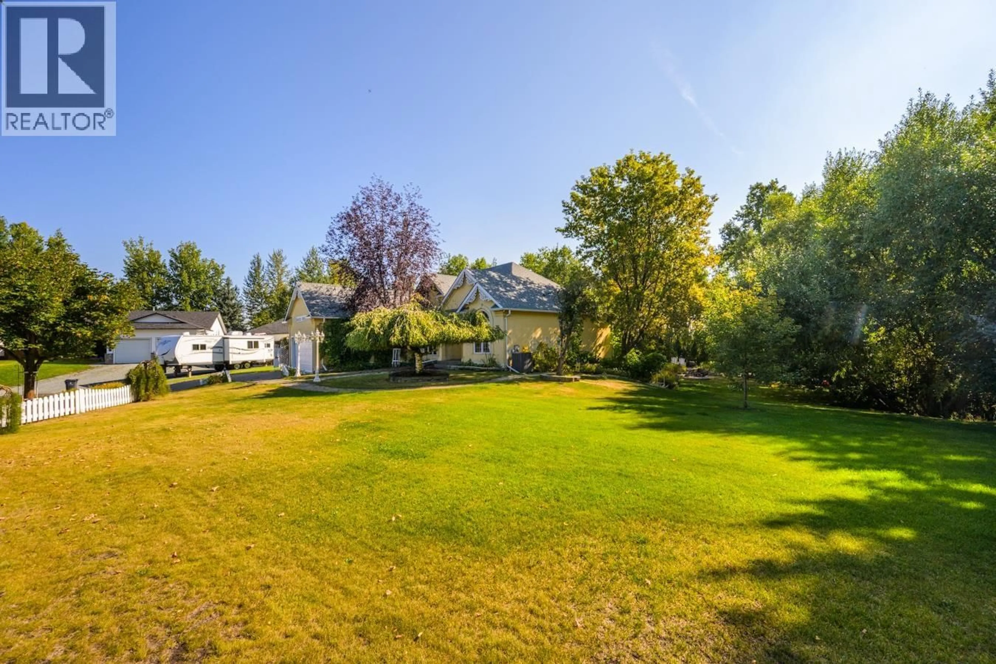 A pic from outside/outdoor area/front of a property/back of a property/a pic from drone, unknown for 2667 HEWLETT COURT, Prince George British Columbia V2N5H4