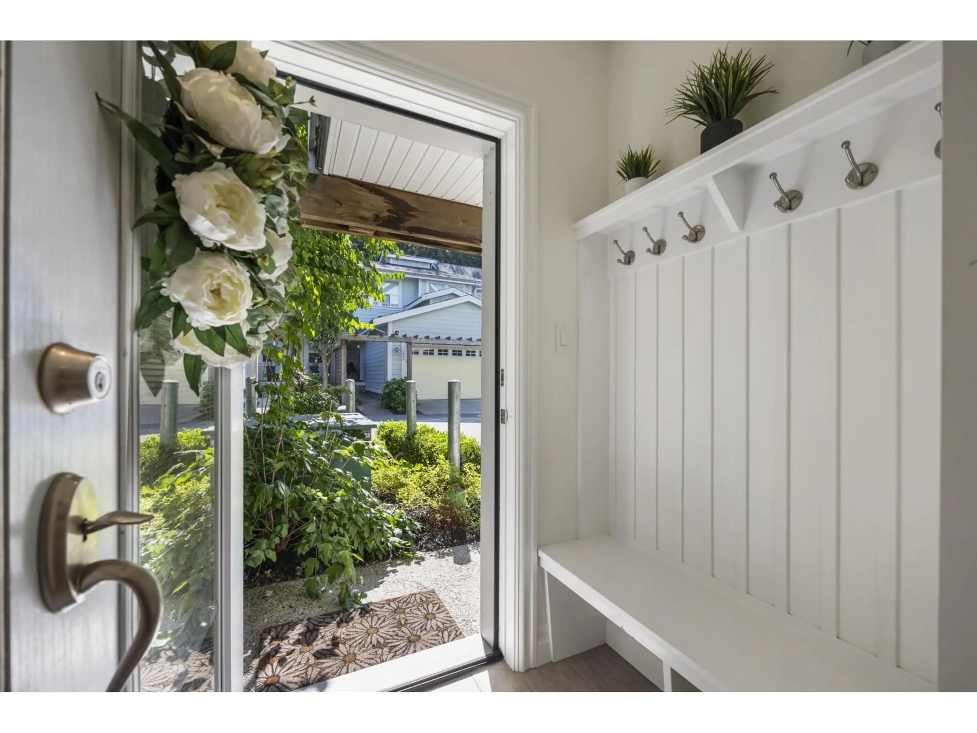 Indoor entryway for 39 - 44849 ANGLERS BOULEVARD, Chilliwack British Columbia V2R0Y4