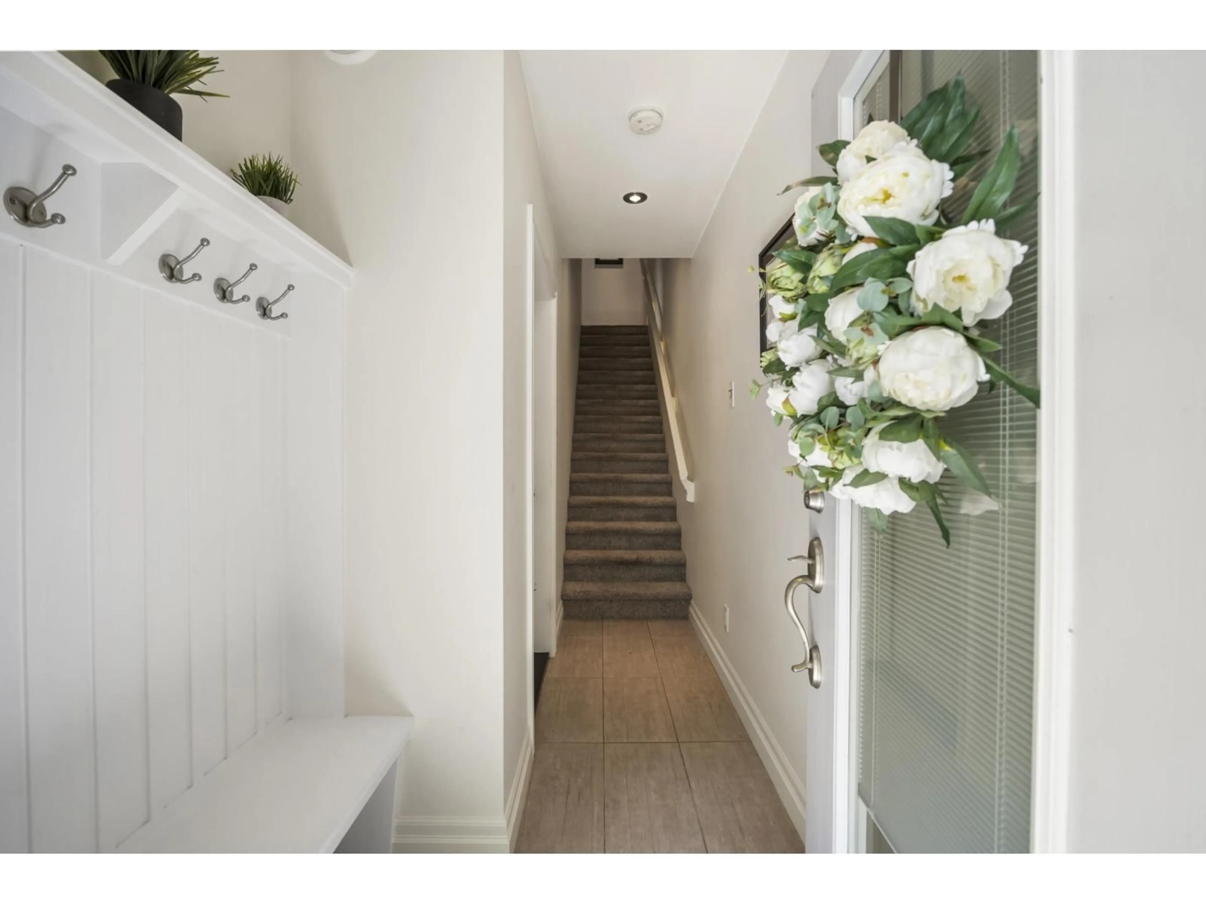 Indoor entryway for 39 - 44849 ANGLERS BOULEVARD, Chilliwack British Columbia V2R0Y4