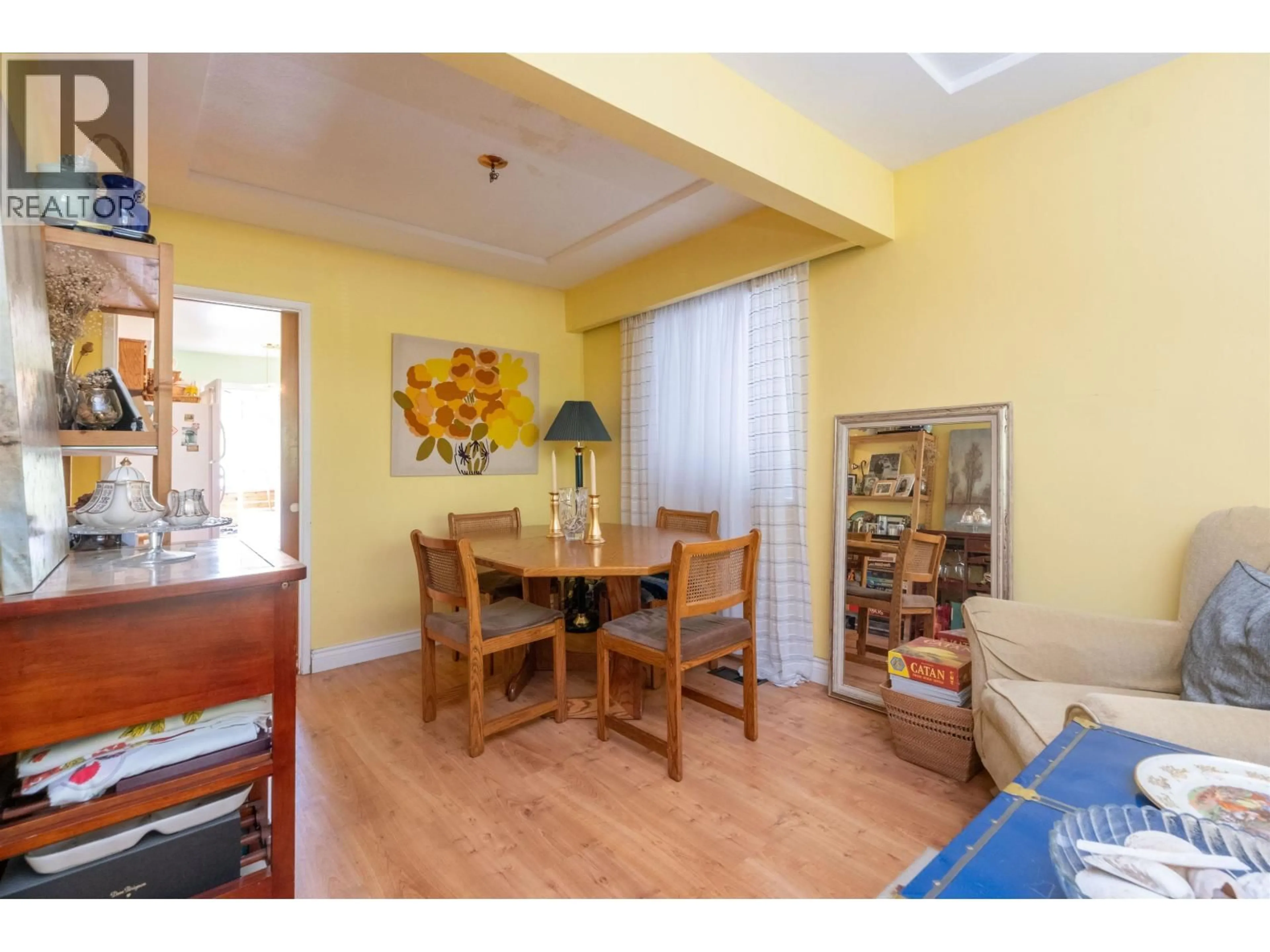 Dining room, wood/laminate floor for 670 20TH AVENUE, Vancouver British Columbia V5Z1Y1