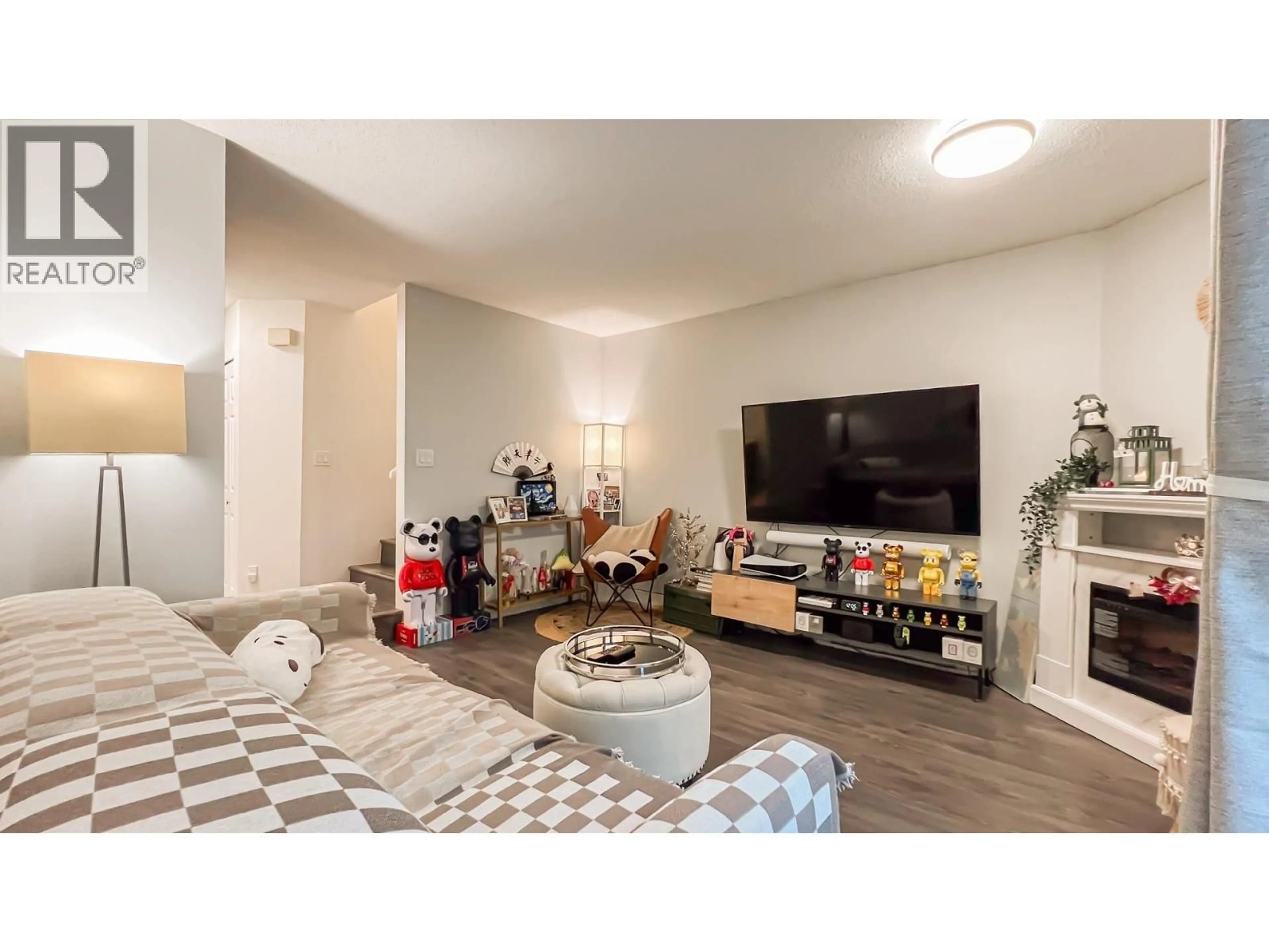Living room with furniture, unknown for 15 - 12020 GREENLAND DRIVE, Richmond British Columbia V6V2M8