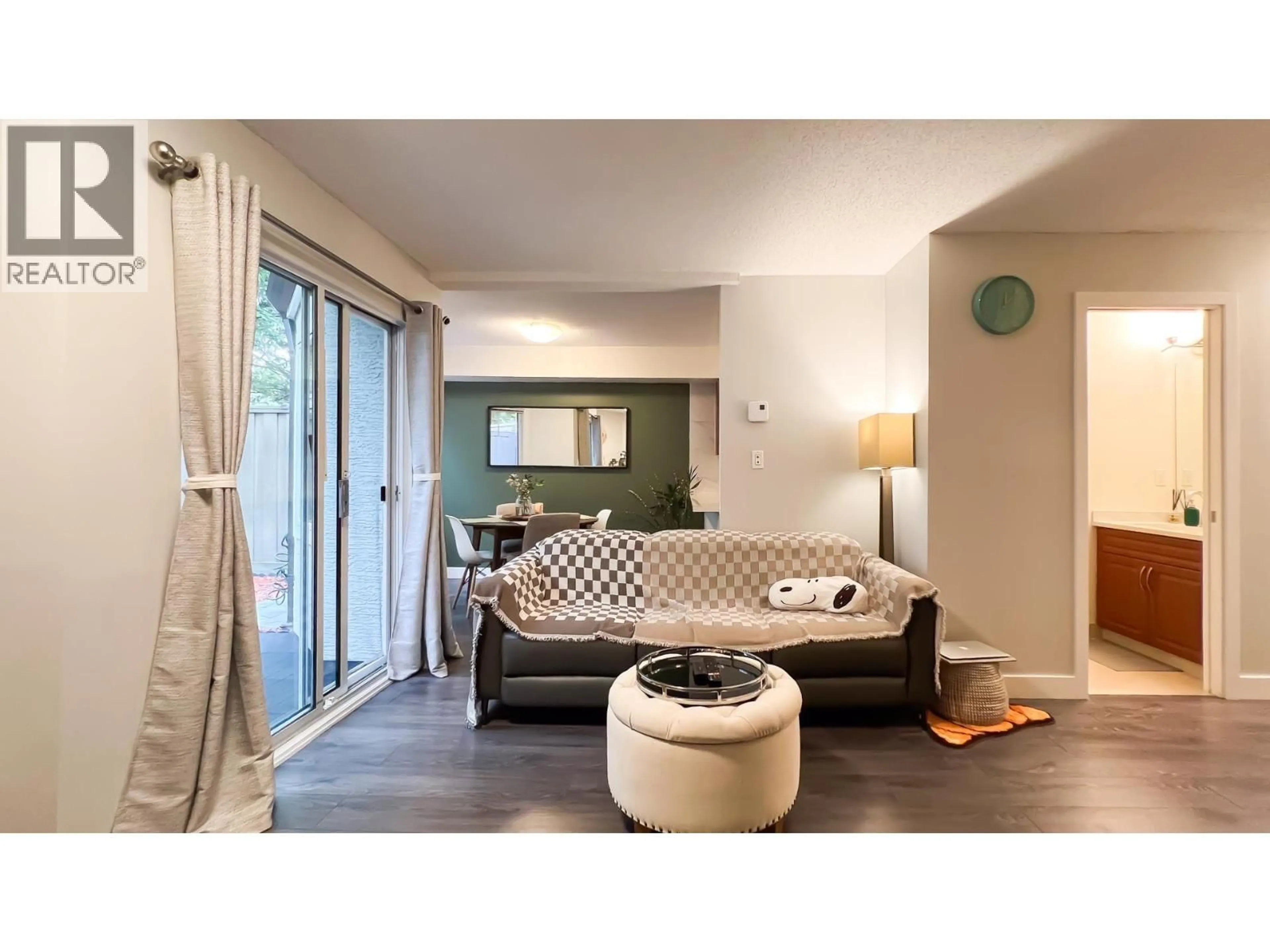 Living room with furniture, unknown for 15 - 12020 GREENLAND DRIVE, Richmond British Columbia V6V2M8