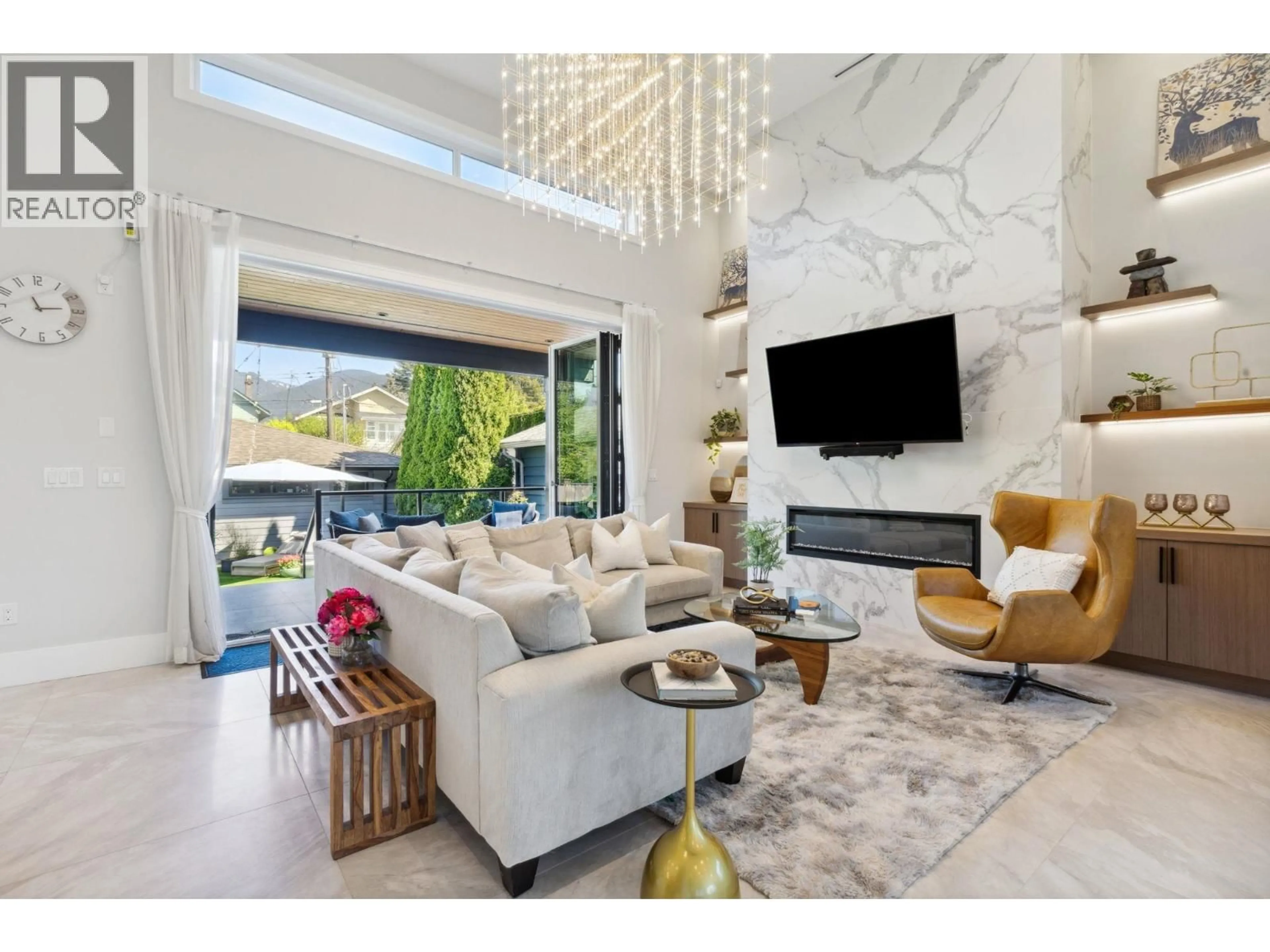 Living room with furniture, unknown for 342 15TH STREET, North Vancouver British Columbia V7M1S5