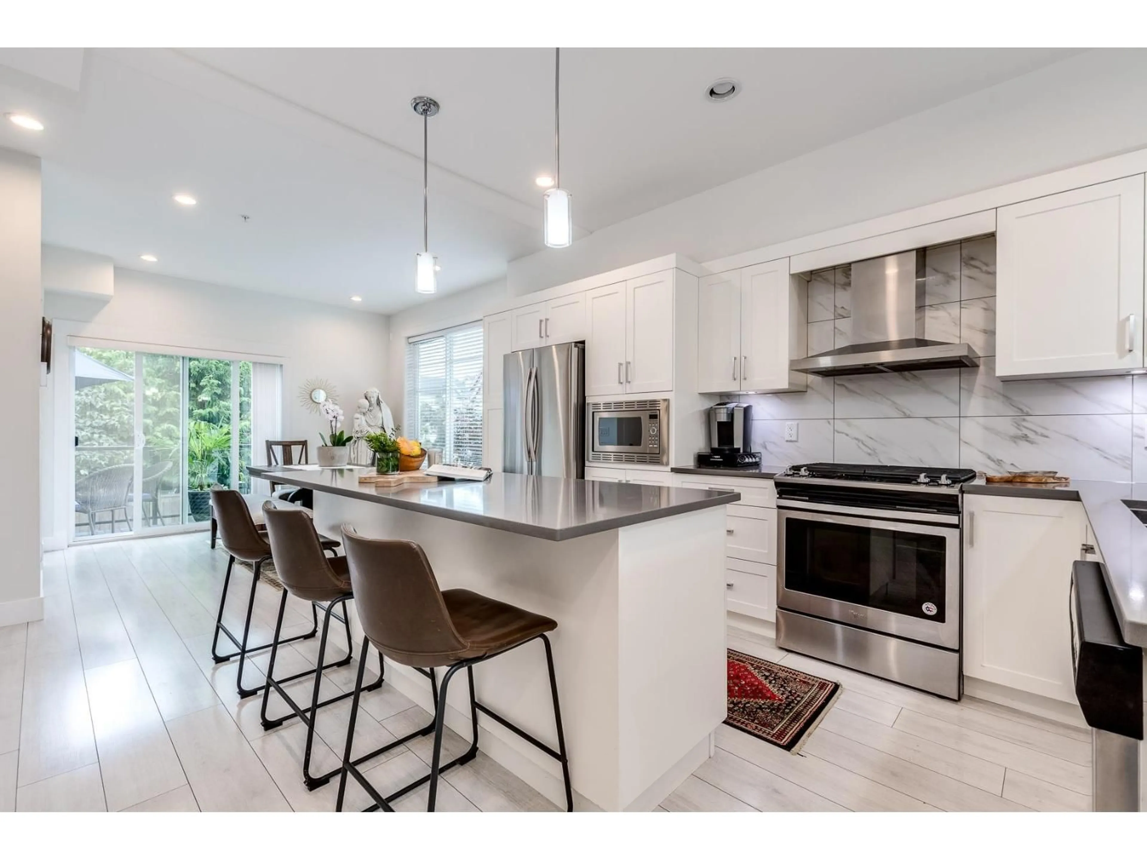 Open concept kitchen, ceramic/tile floor for 36 - 21150 76A, Langley British Columbia V2Y0V9