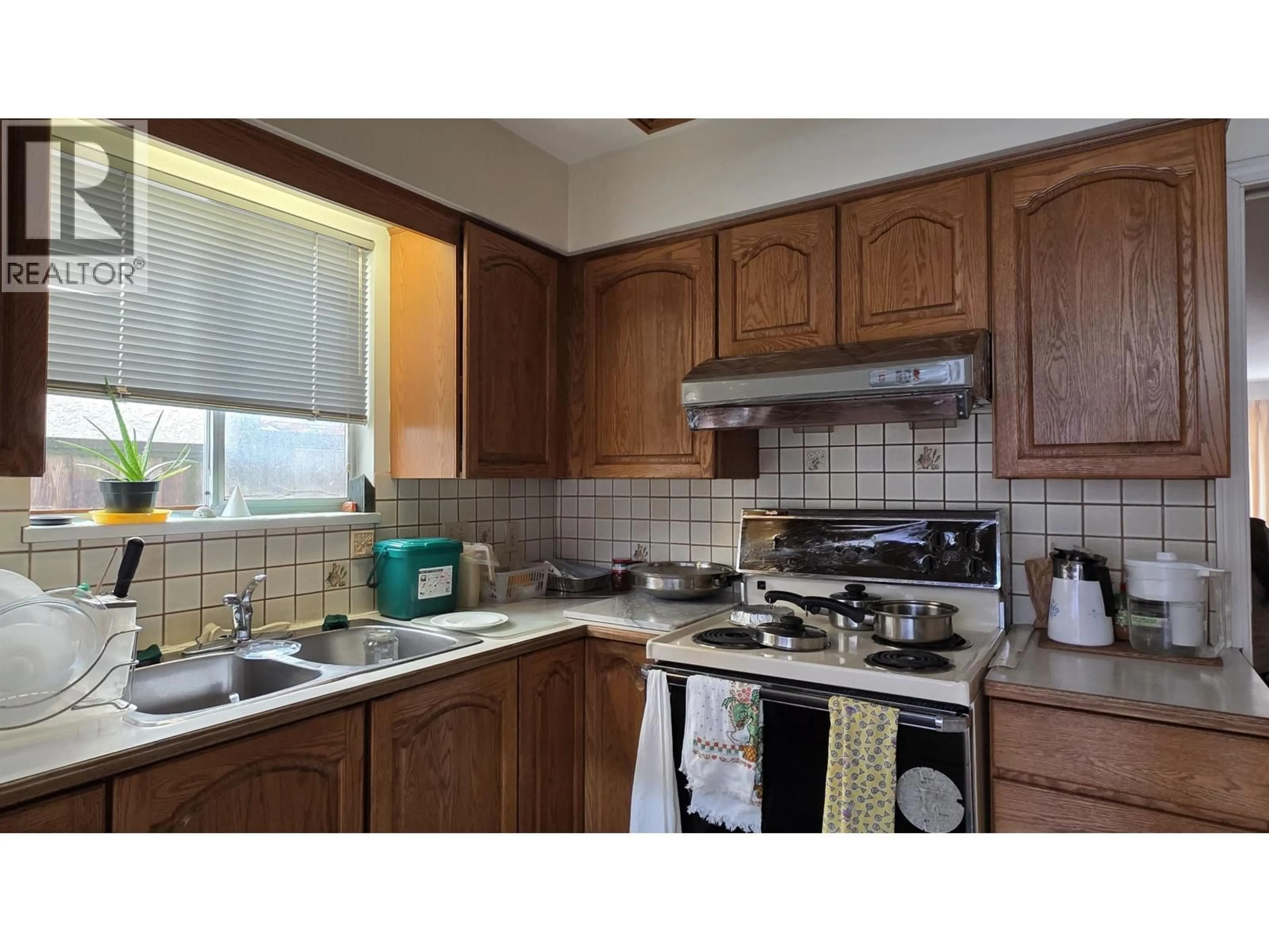 Standard kitchen, unknown for 8491 CARTIER STREET, Vancouver British Columbia V6P4T7