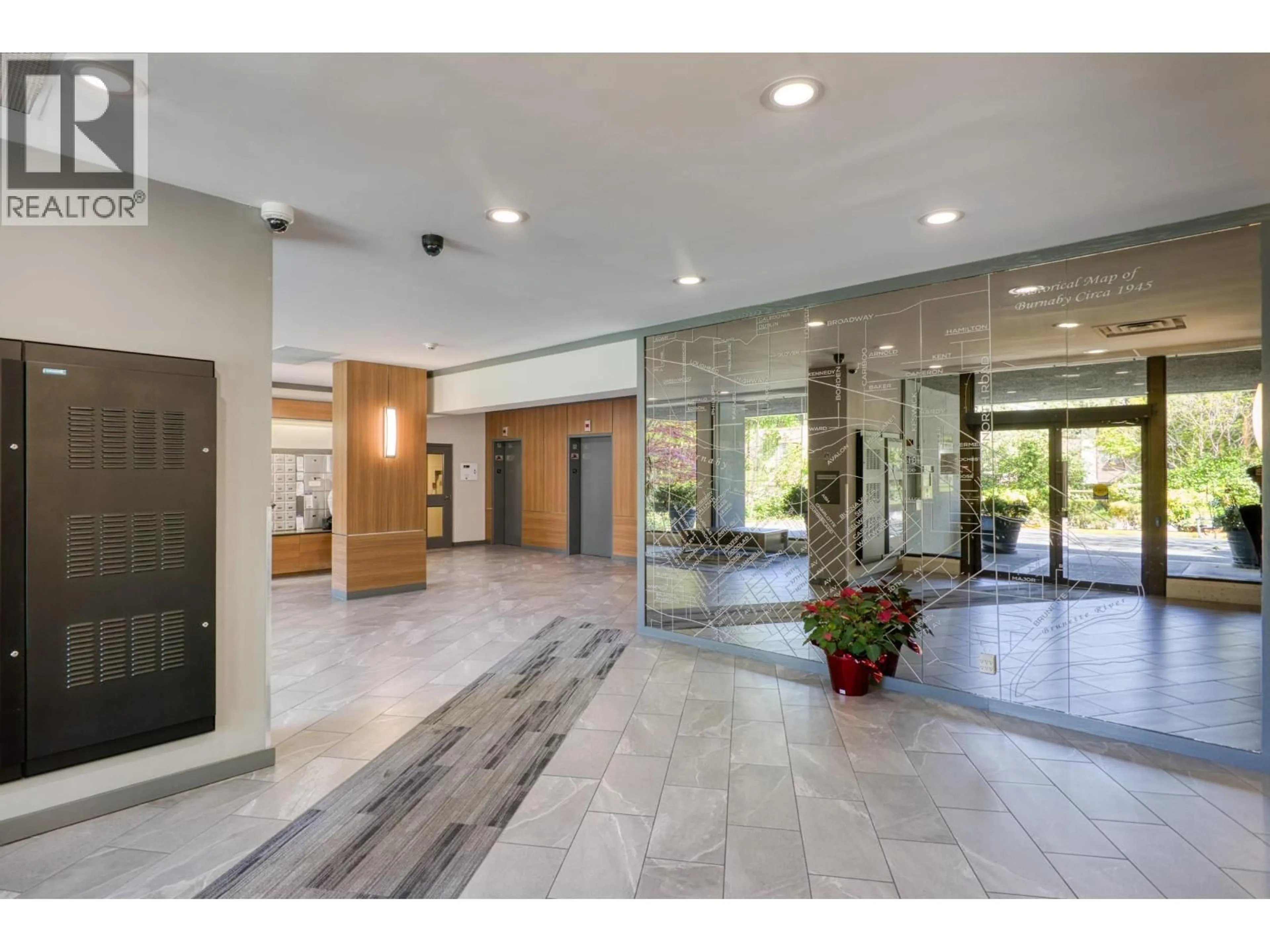 Indoor foyer for 503 - 3980 CARRIGAN COURT, Burnaby British Columbia V3N4S6