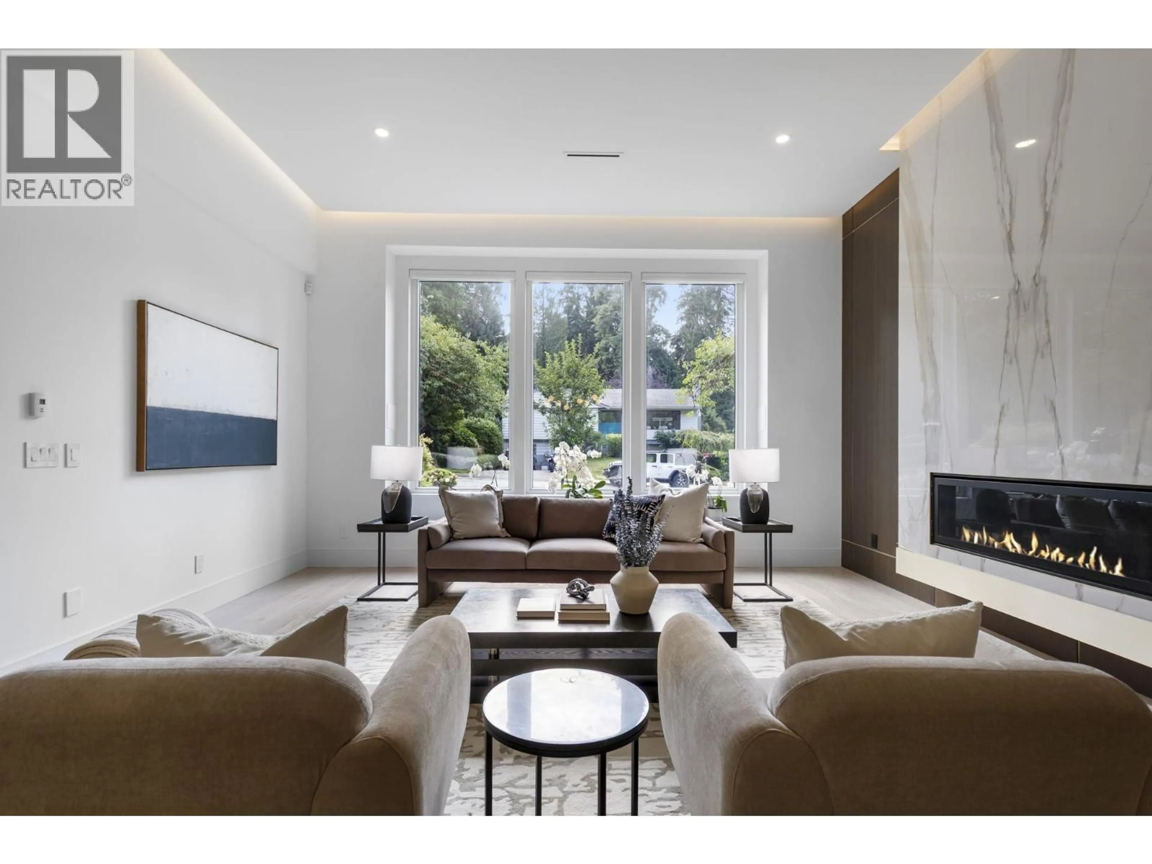 Living room with furniture, unknown for 5197 SONORA DRIVE, North Vancouver British Columbia V7R3V7