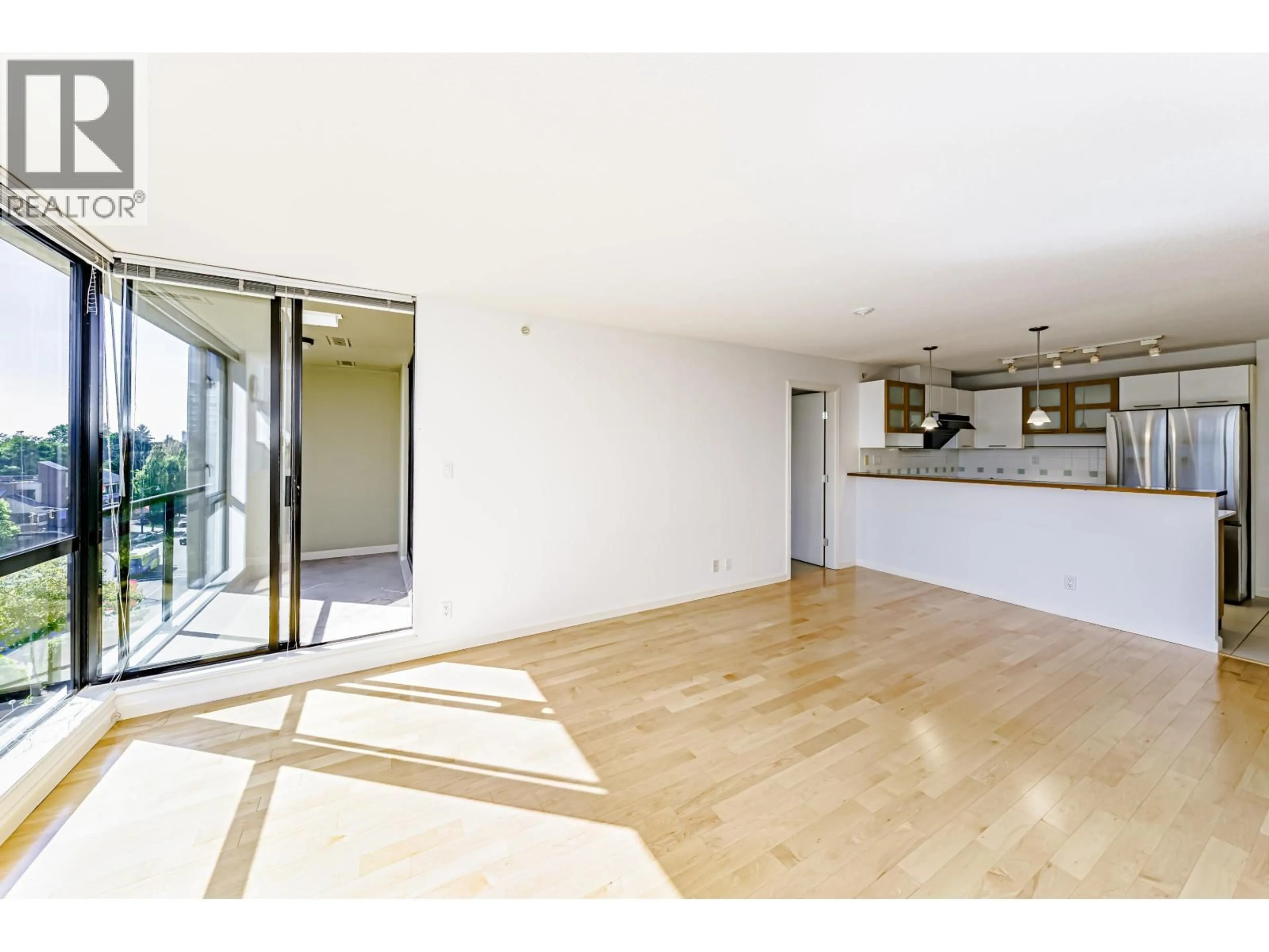 Indoor foyer for 721 - 7831 WESTMINSTER HIGHWAY, Richmond British Columbia V6X4J4