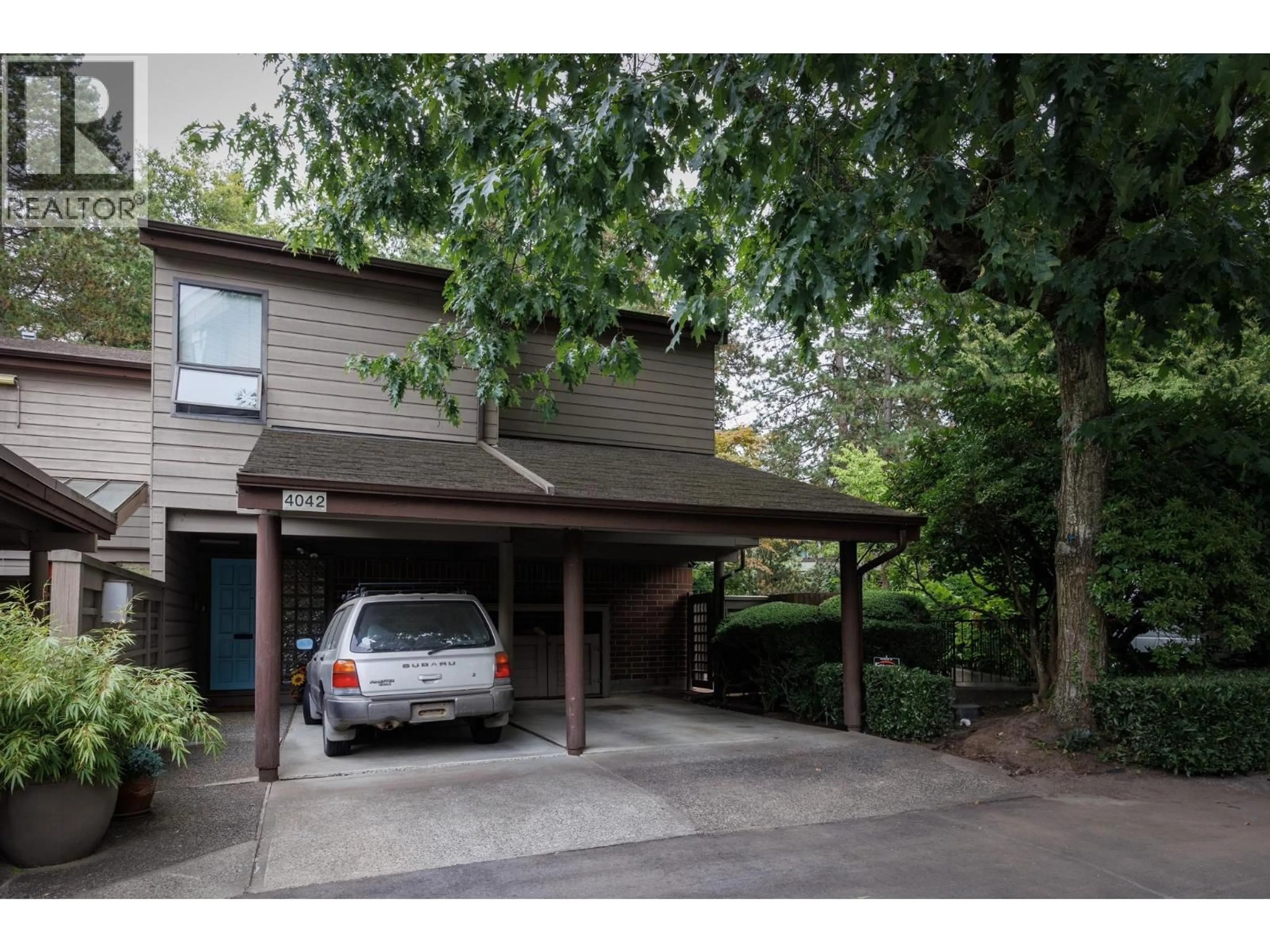 Unknown for 4042 YEW STREET, Vancouver British Columbia V6L3B6