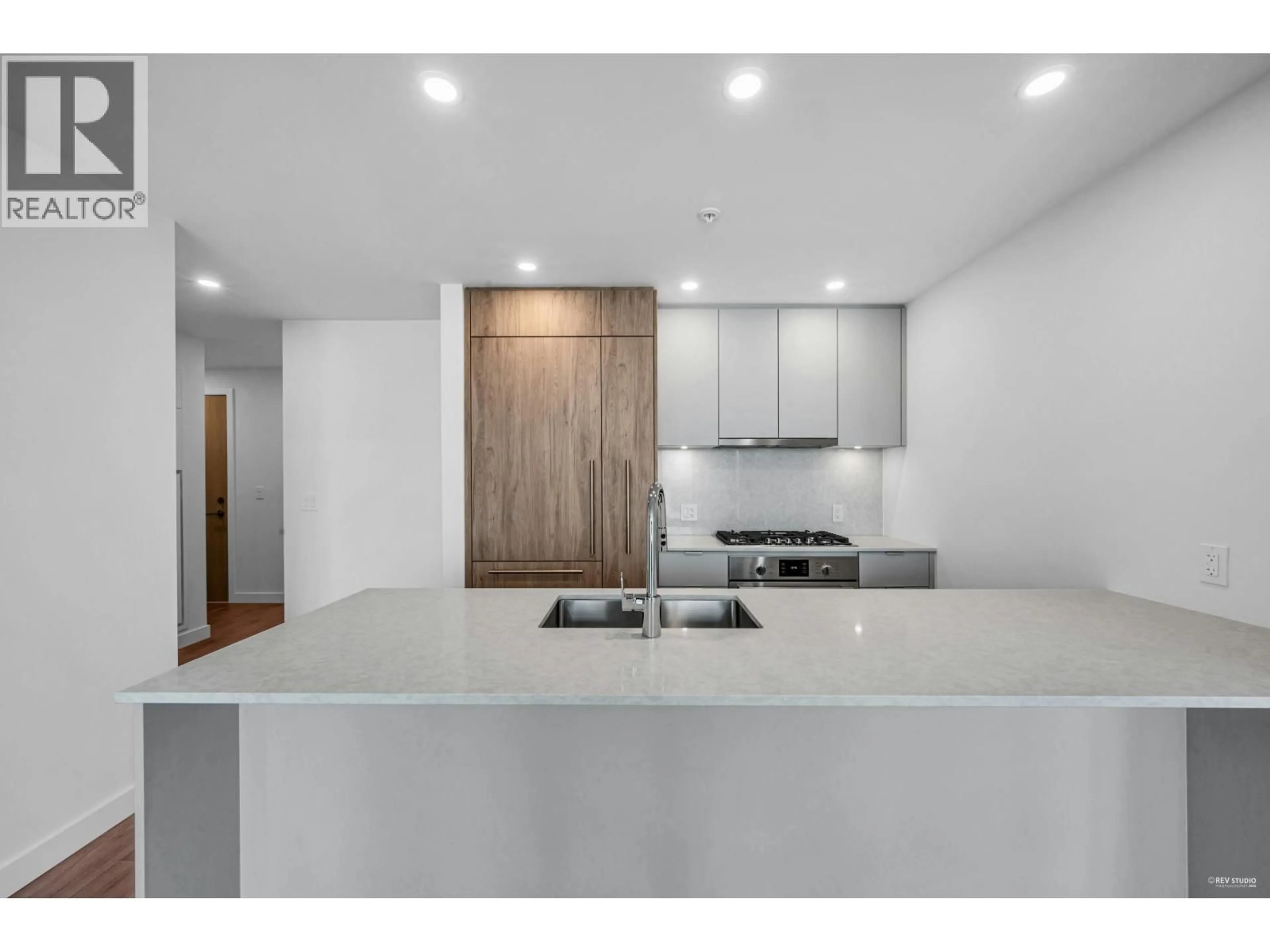 Standard kitchen, wood/laminate floor for 3107 - 537 COTTONWOOD AVENUE, Coquitlam British Columbia V3J0S4