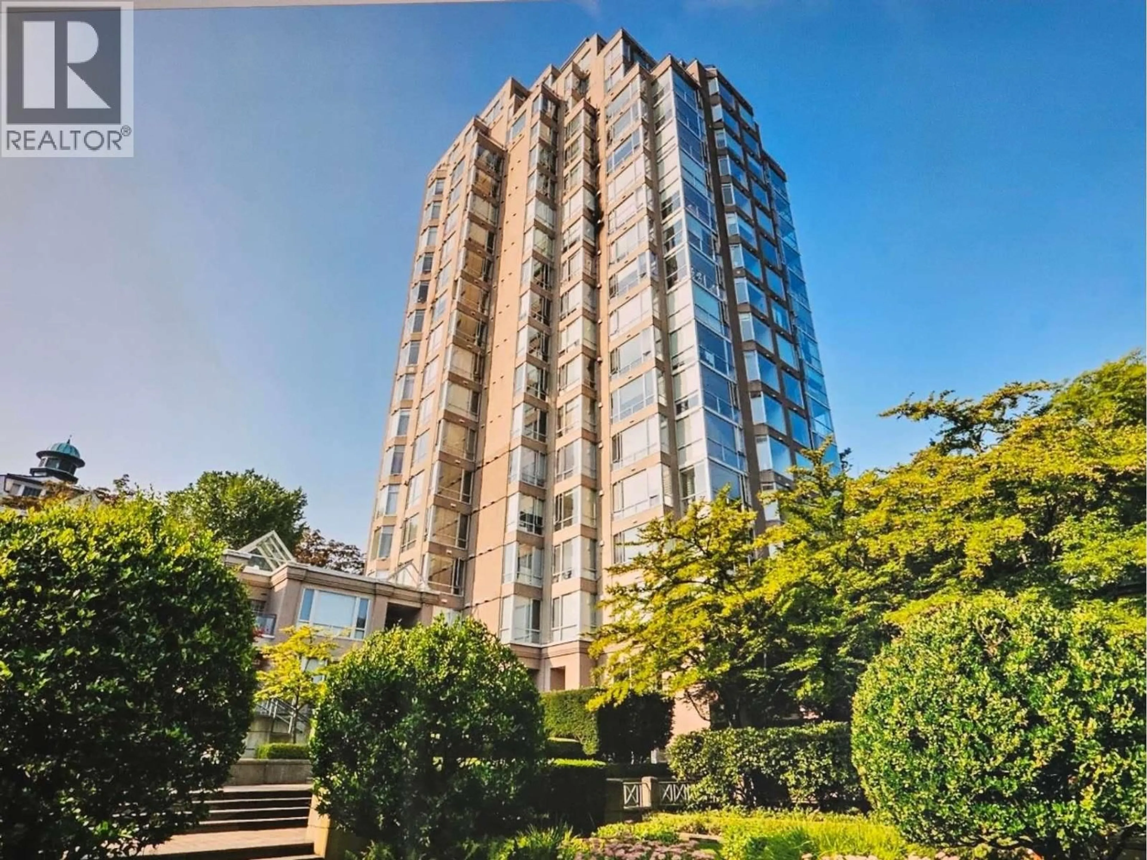 Indoor foyer for 401 - 2668 ASH STREET, Vancouver British Columbia V5Z4K4