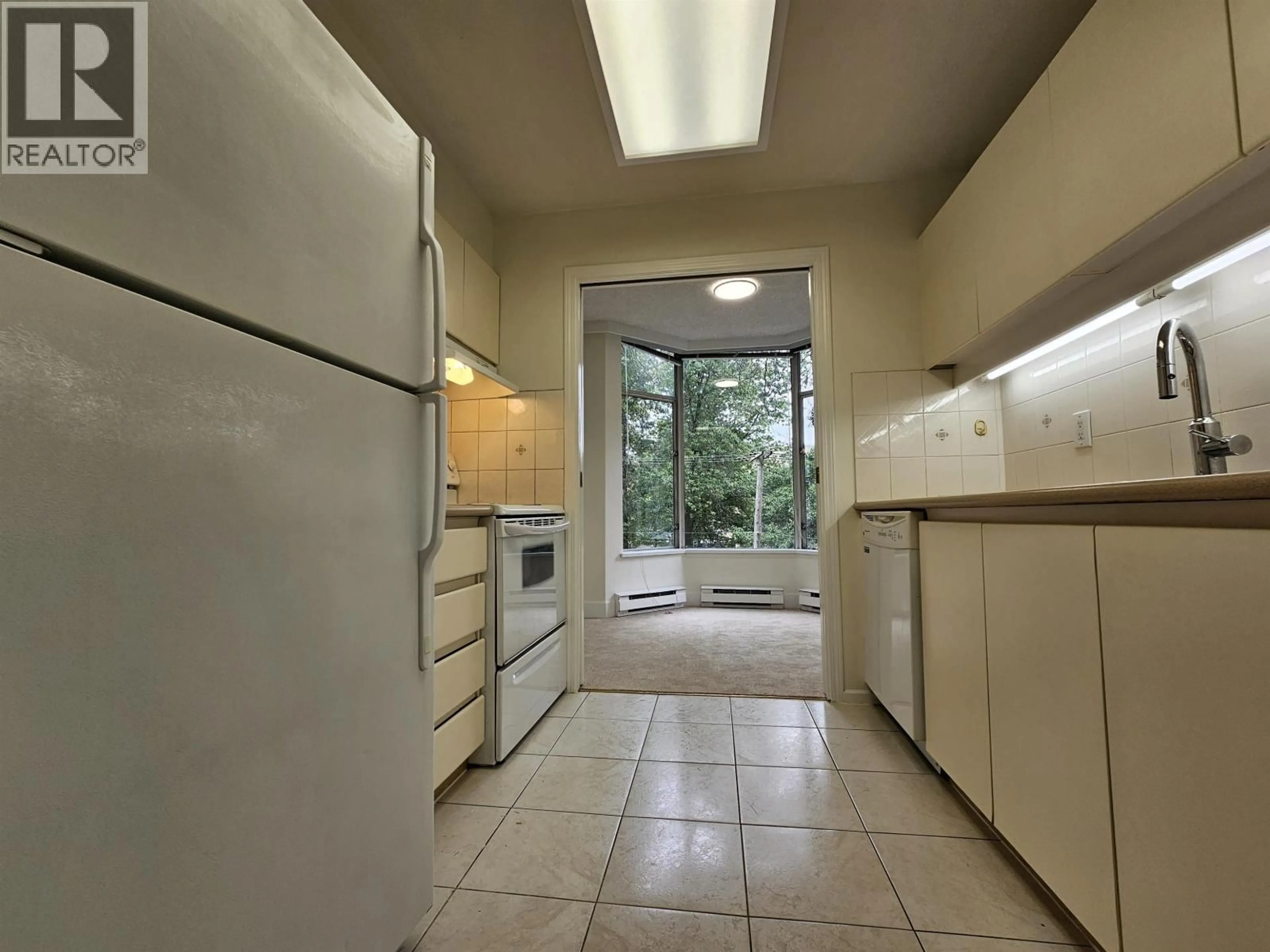 Standard kitchen, unknown for 401 - 2668 ASH STREET, Vancouver British Columbia V5Z4K4