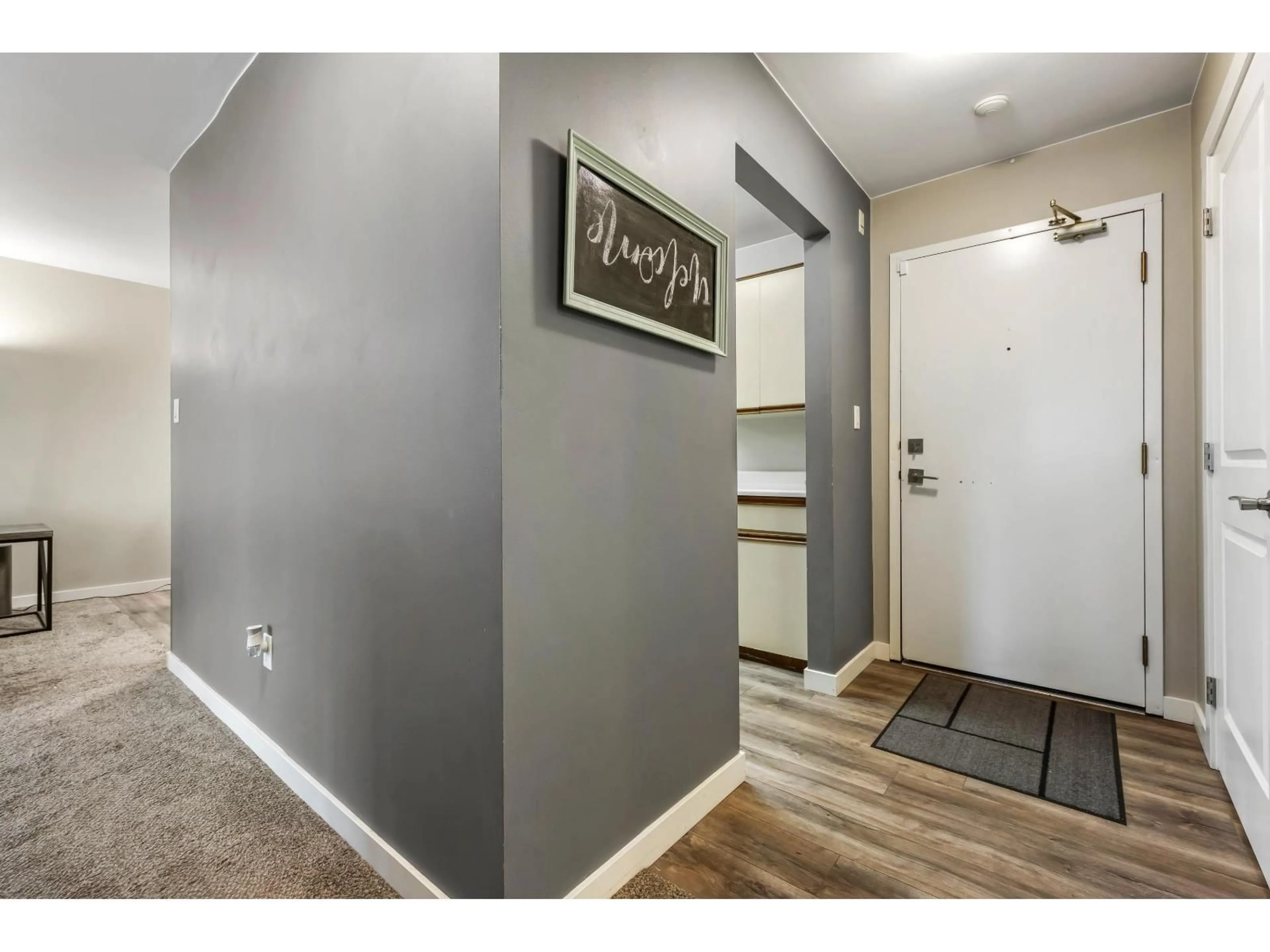 Indoor entryway for 305 - 2750 FULLER, Abbotsford British Columbia V2S3K1
