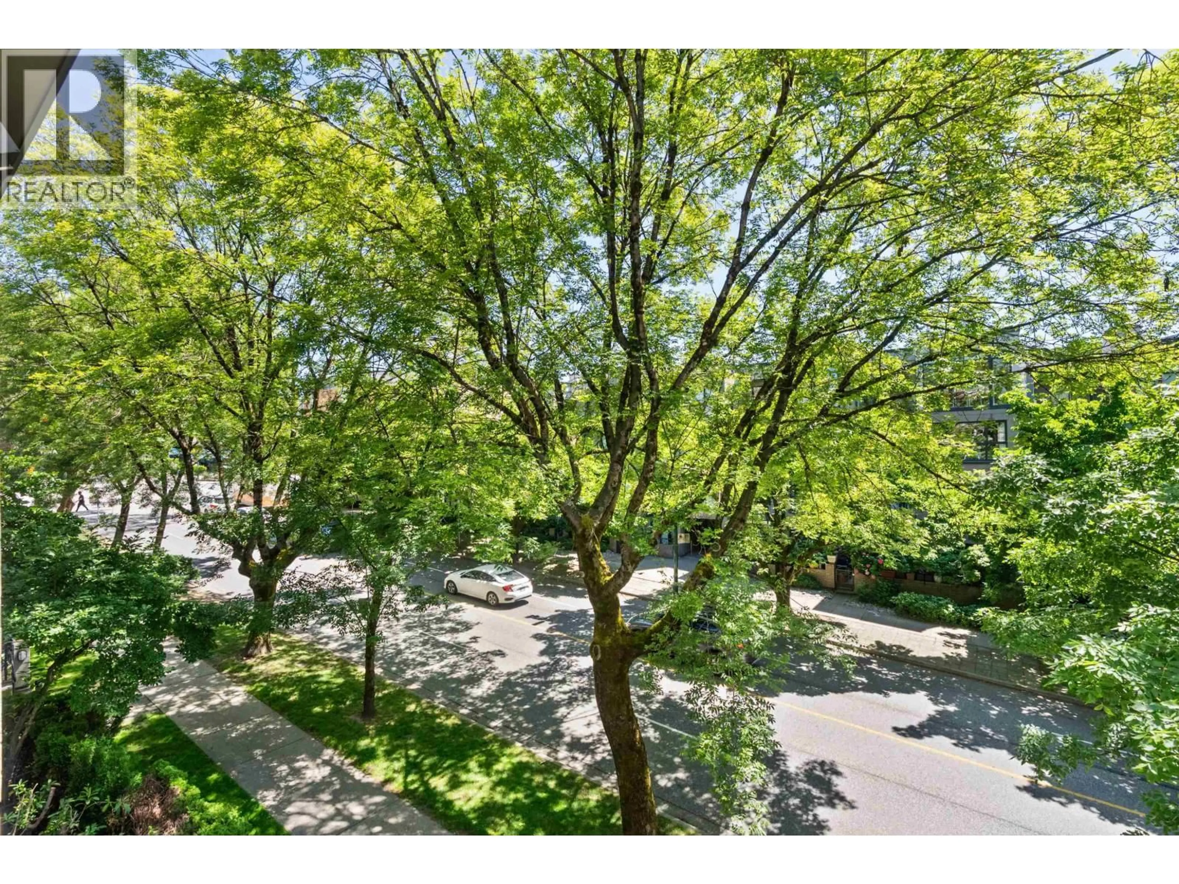 A pic from outside/outdoor area/front of a property/back of a property/a pic from drone, forest/trees view for 308 - 2161 12TH AVENUE, Vancouver British Columbia V6K4S7