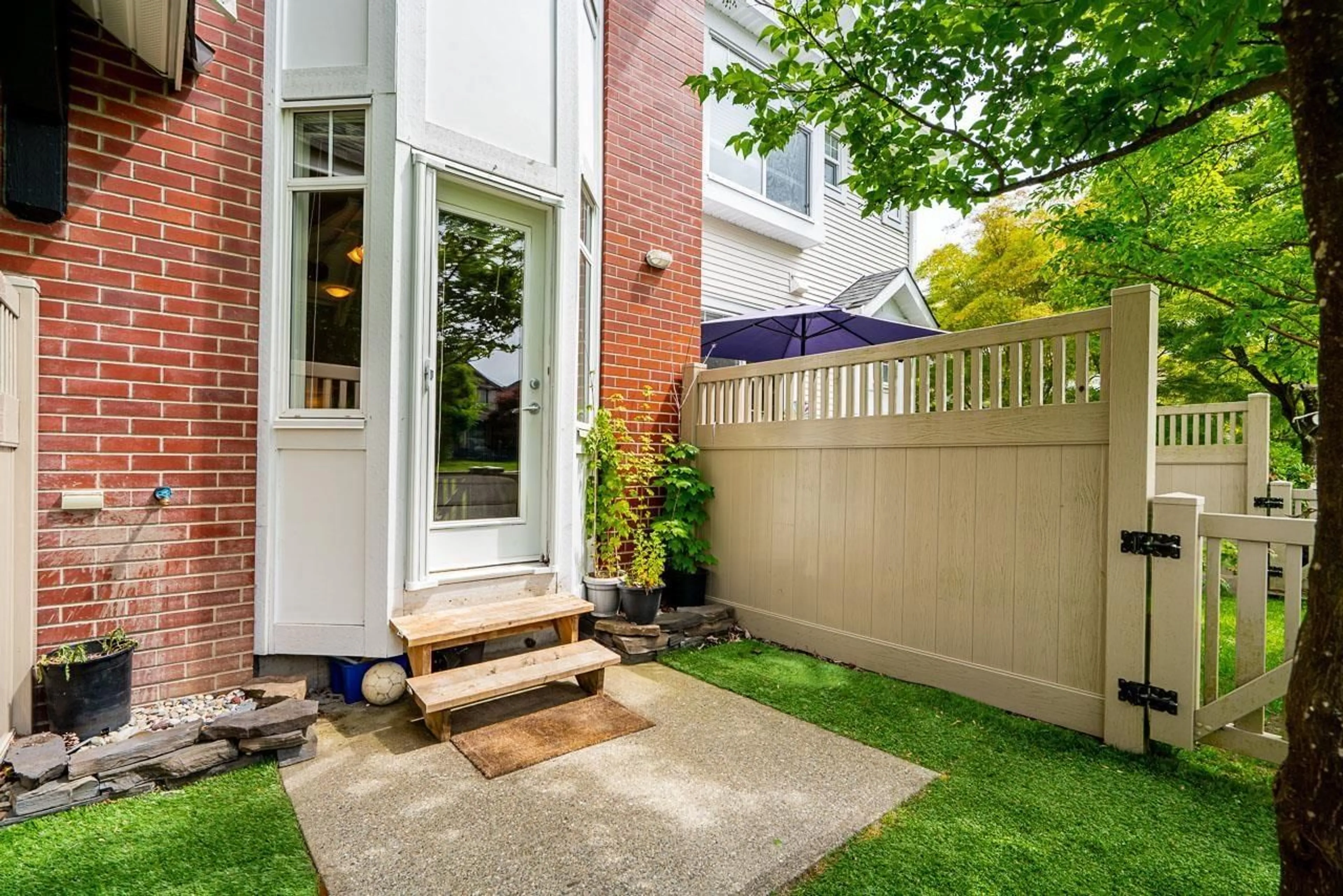 Patio, street for 109 - 19551 66, Surrey British Columbia V4N0Z4