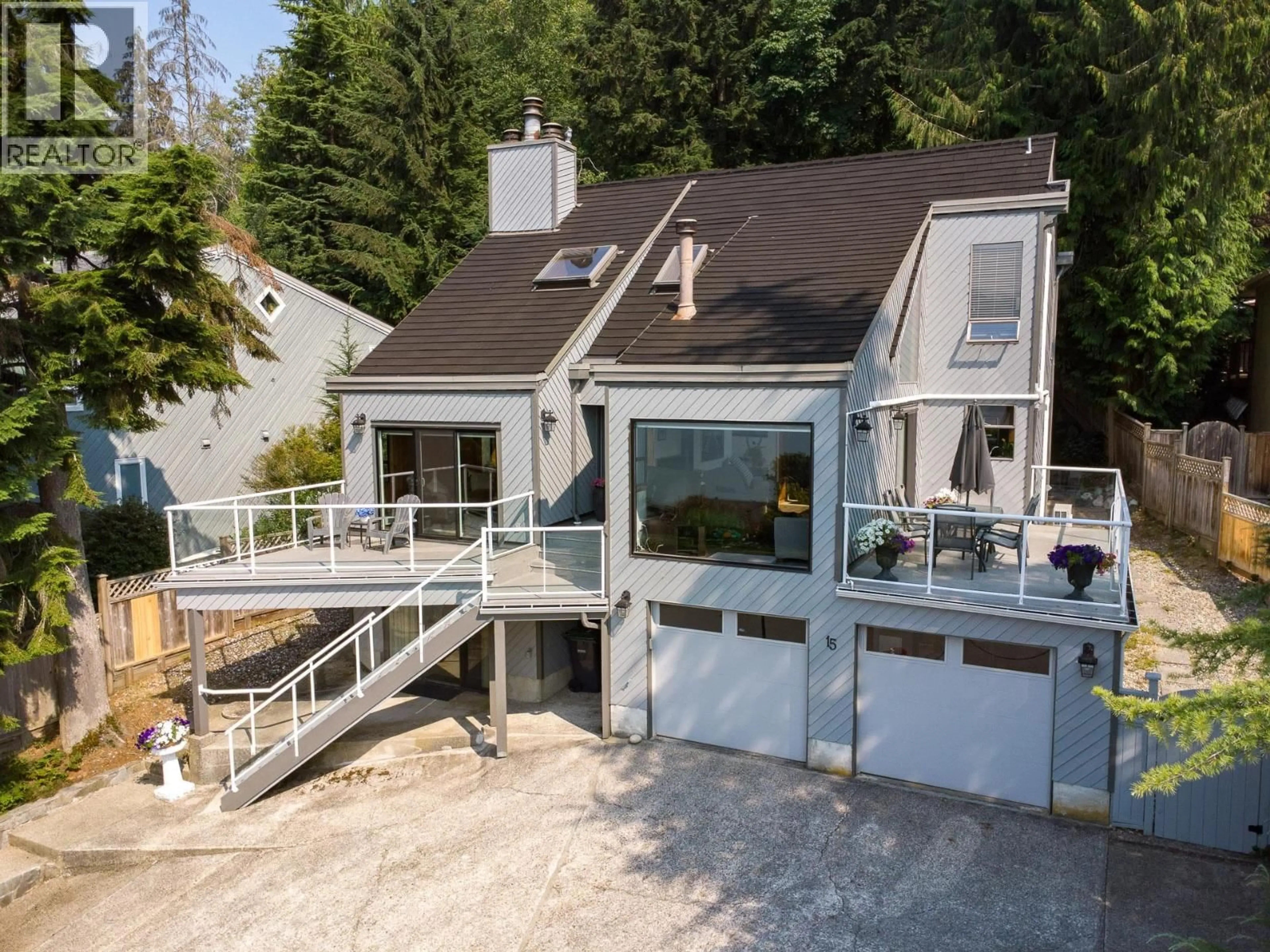 Home with vinyl exterior material, mountain view for 15 CRAWFORD BAY, Port Moody British Columbia V3H3N3