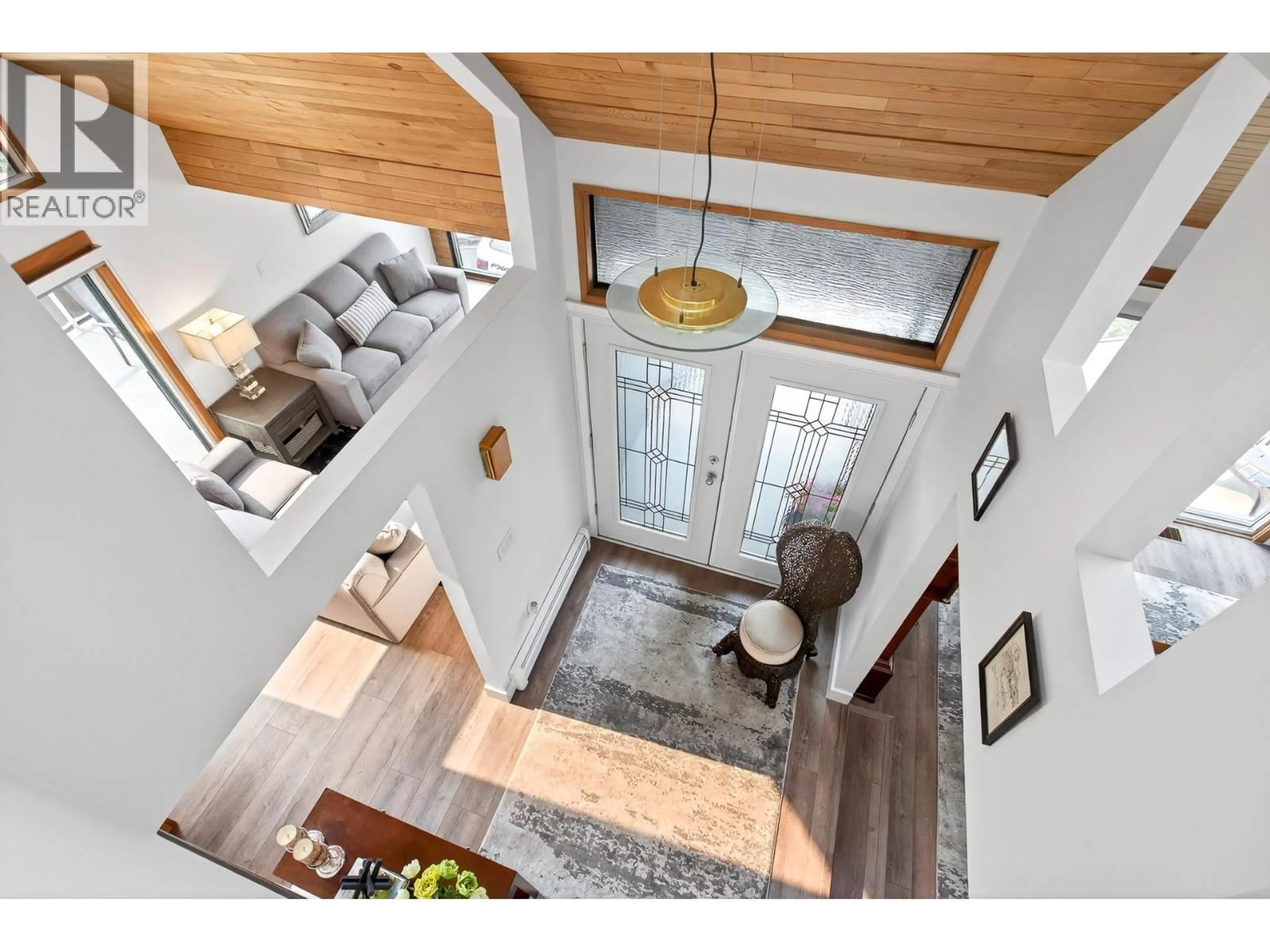 Indoor entryway for 15 CRAWFORD BAY, Port Moody British Columbia V3H3N3