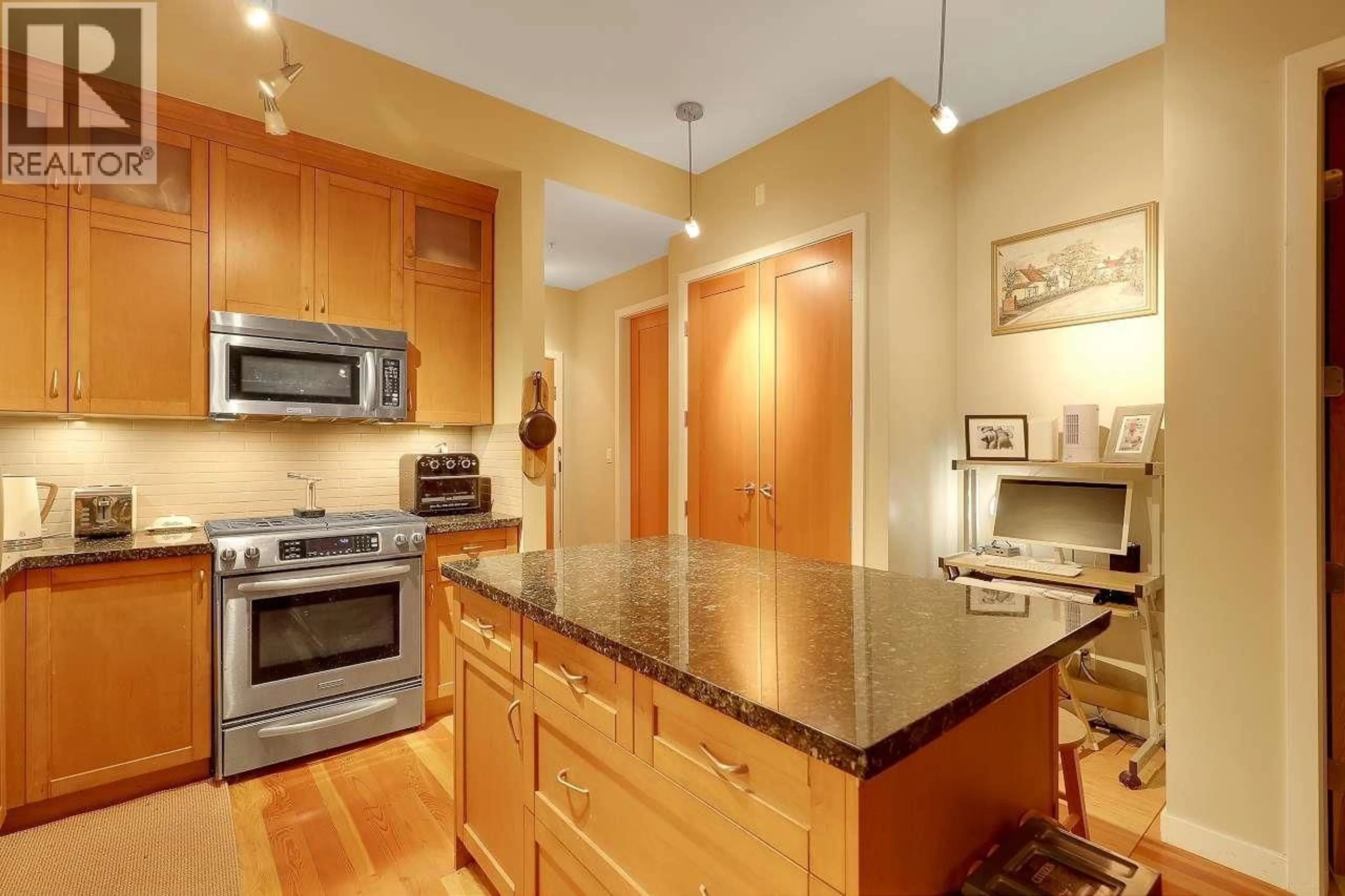 Open concept kitchen, unknown for 108 - 240 SALTER STREET, New Westminster British Columbia V3M0C1