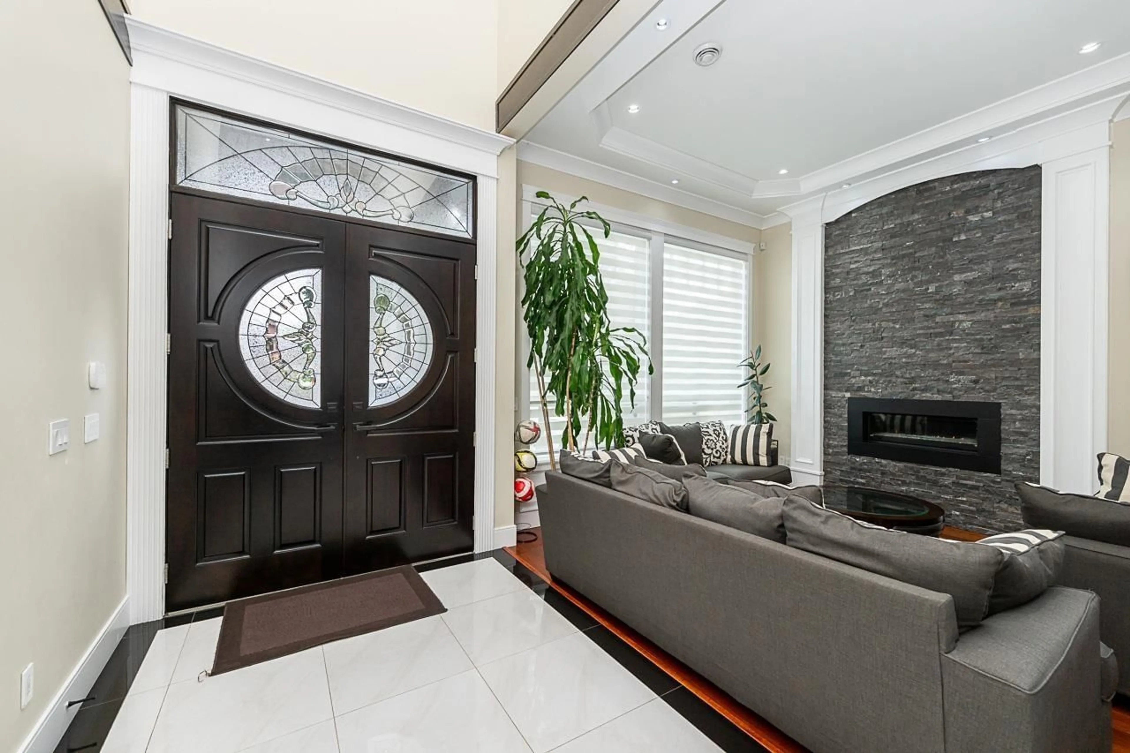 Indoor entryway for 8917 134B, Surrey British Columbia V3V5T5