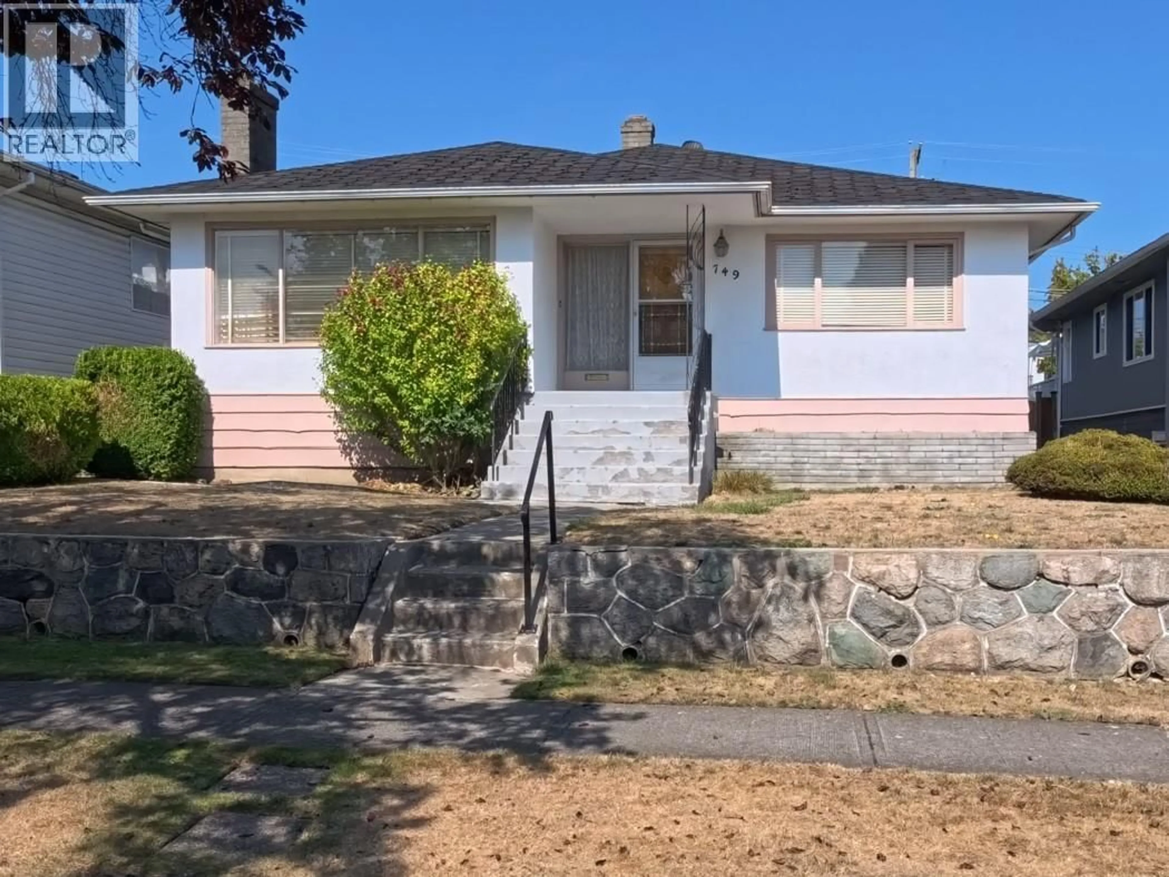 Home with vinyl exterior material, street for 749 60TH AVENUE, Vancouver British Columbia V6P2A1