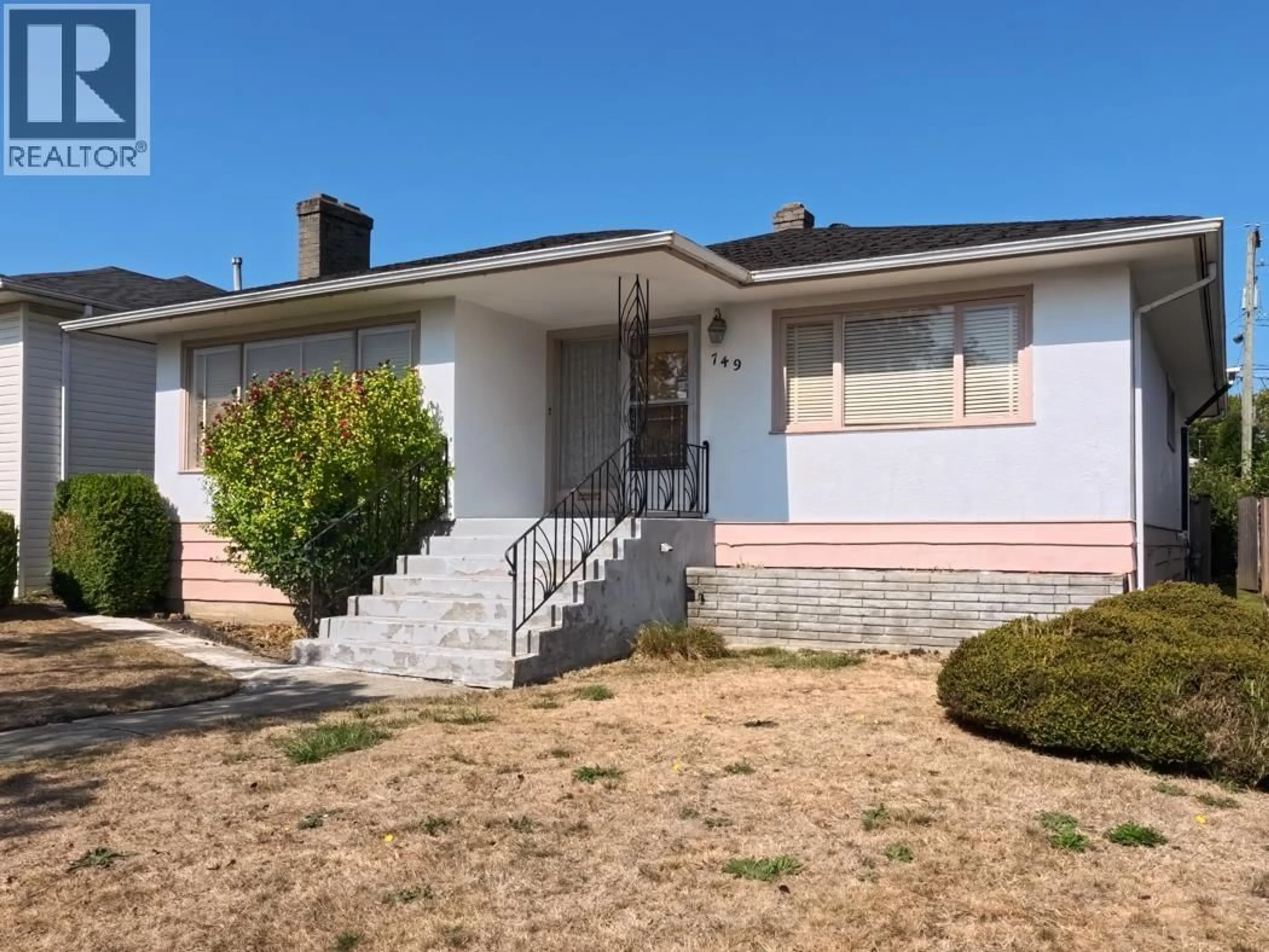 Home with vinyl exterior material, street for 749 60TH AVENUE, Vancouver British Columbia V6P2A1