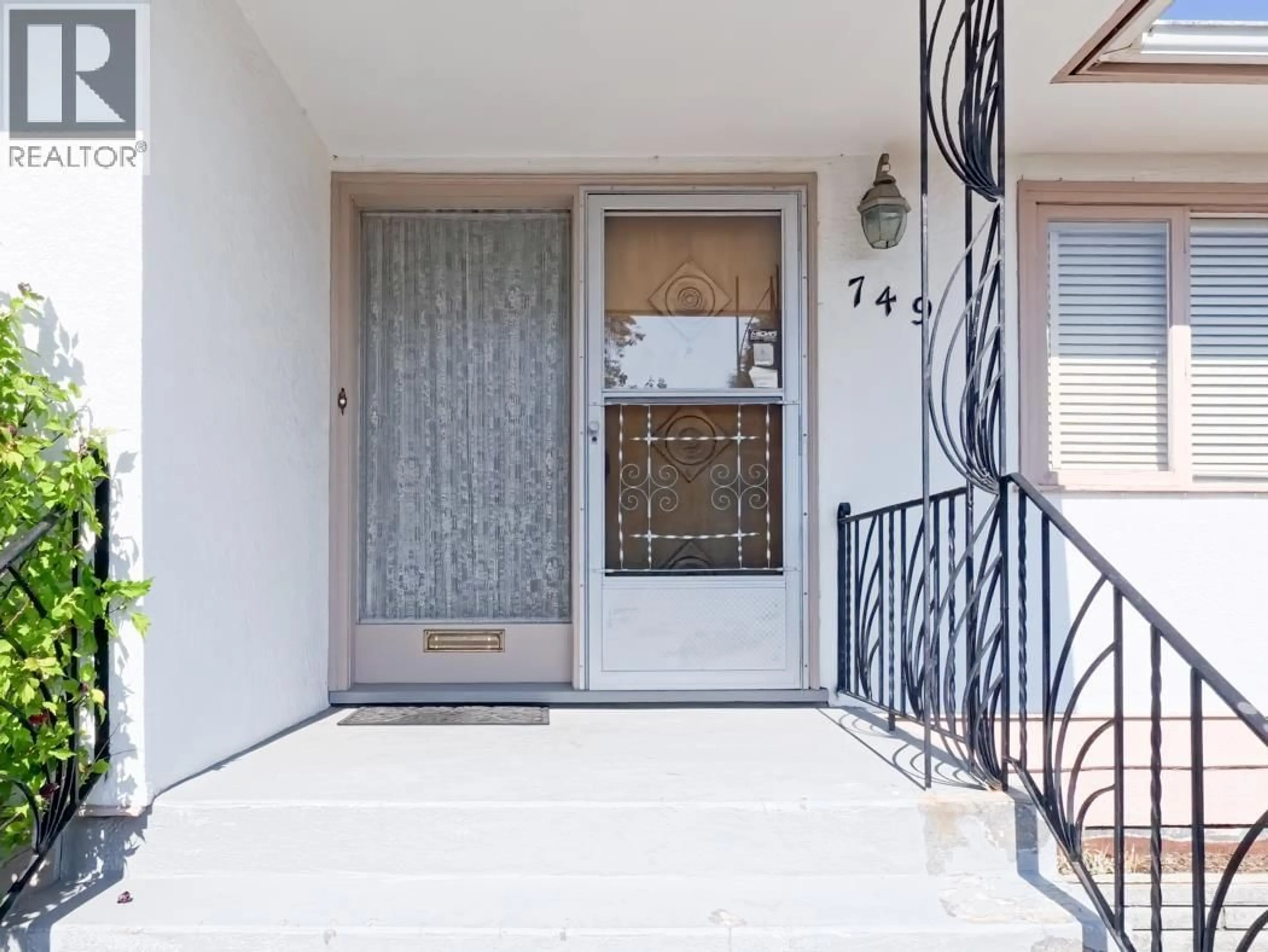 Indoor entryway for 749 60TH AVENUE, Vancouver British Columbia V6P2A1