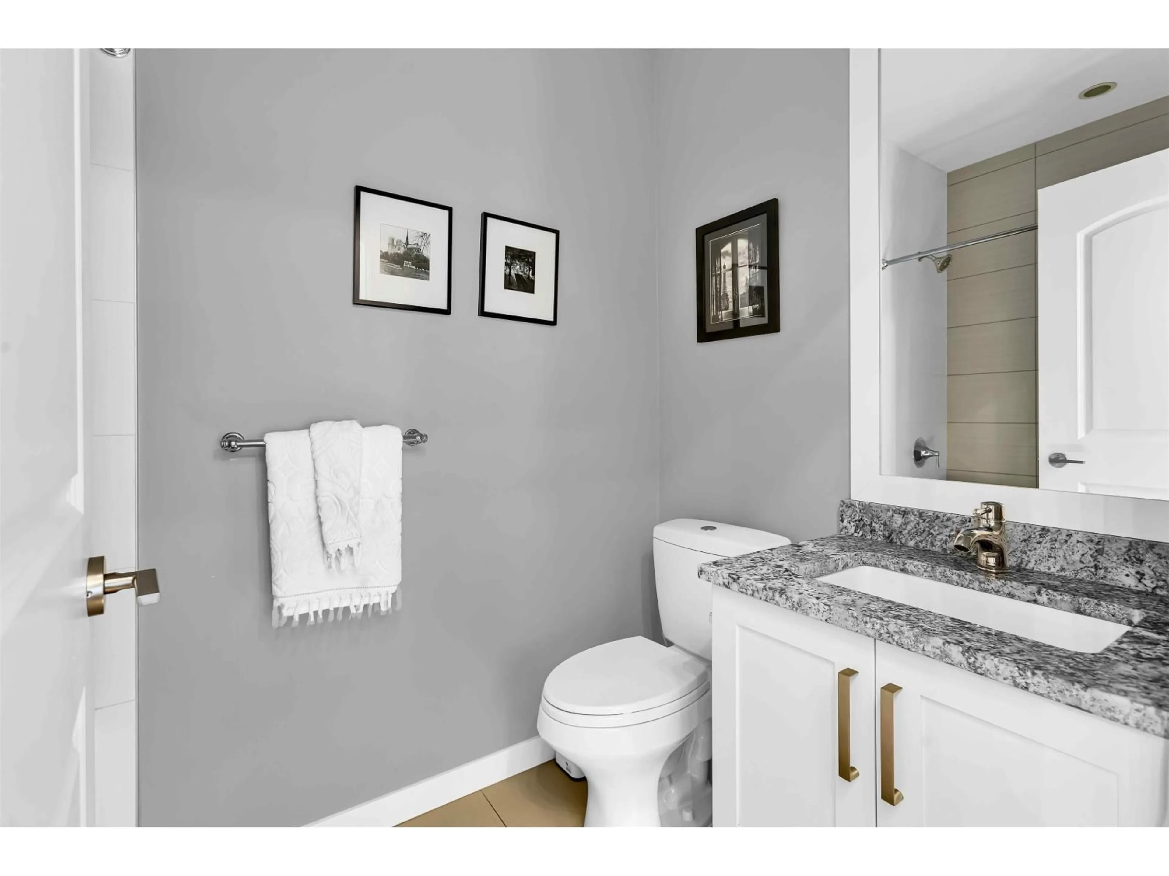 Standard bathroom, ceramic/tile floor for 409 - 6470 194, Surrey British Columbia V4N6J9