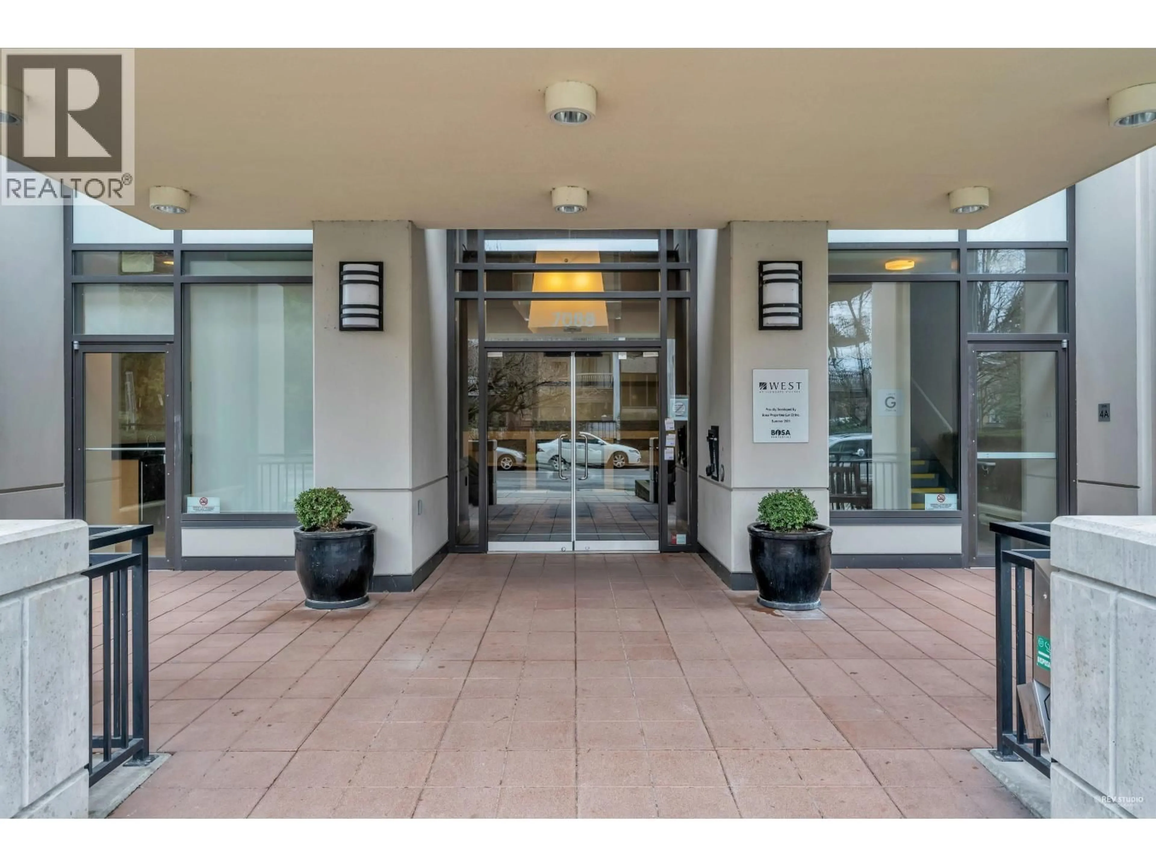 Indoor foyer for 210 - 7088 SALISBURY AVENUE, Burnaby British Columbia V5E0A4