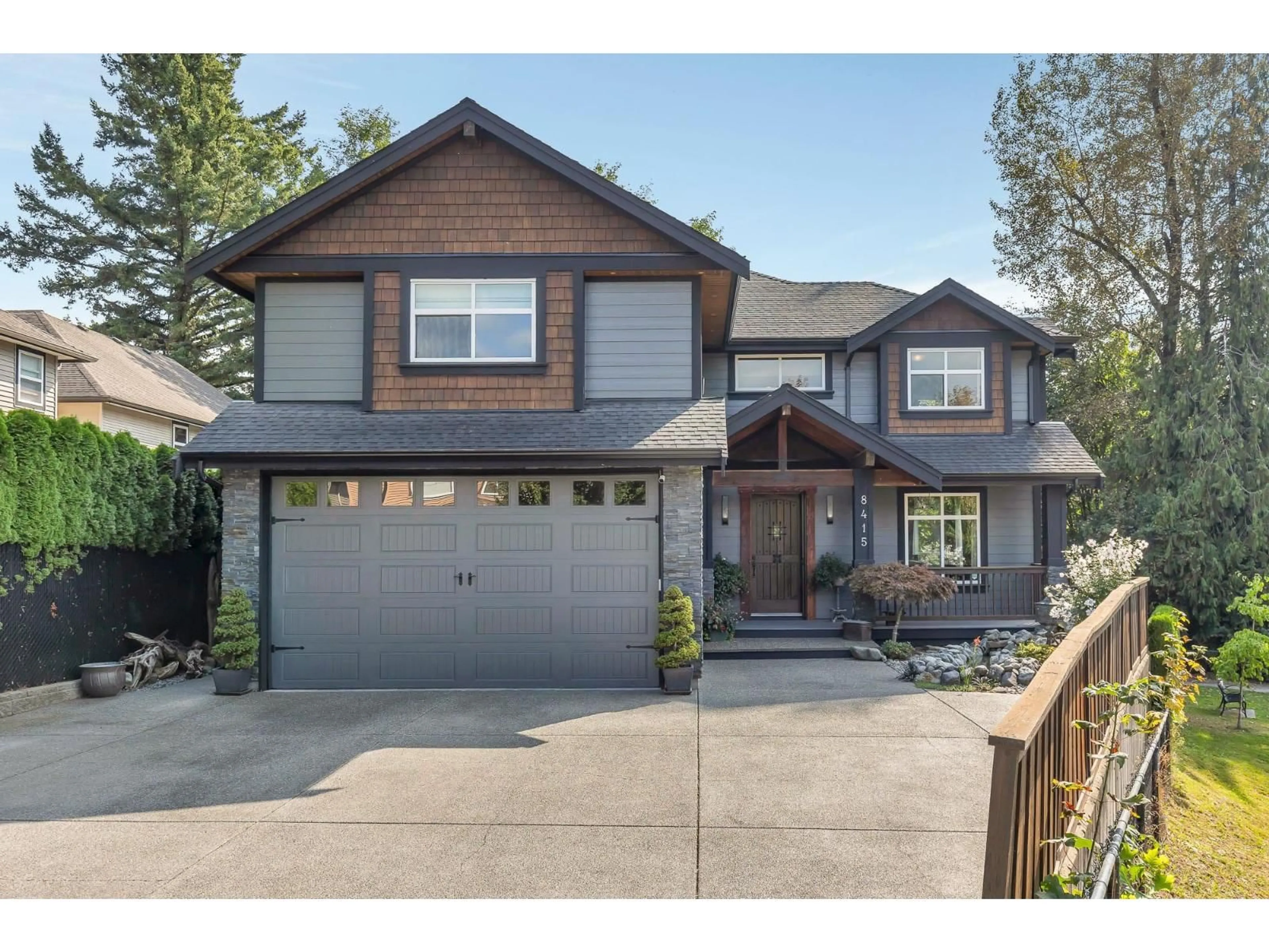 Home with vinyl exterior material, street for 8415 BAILEY, Mission British Columbia V4S0B3