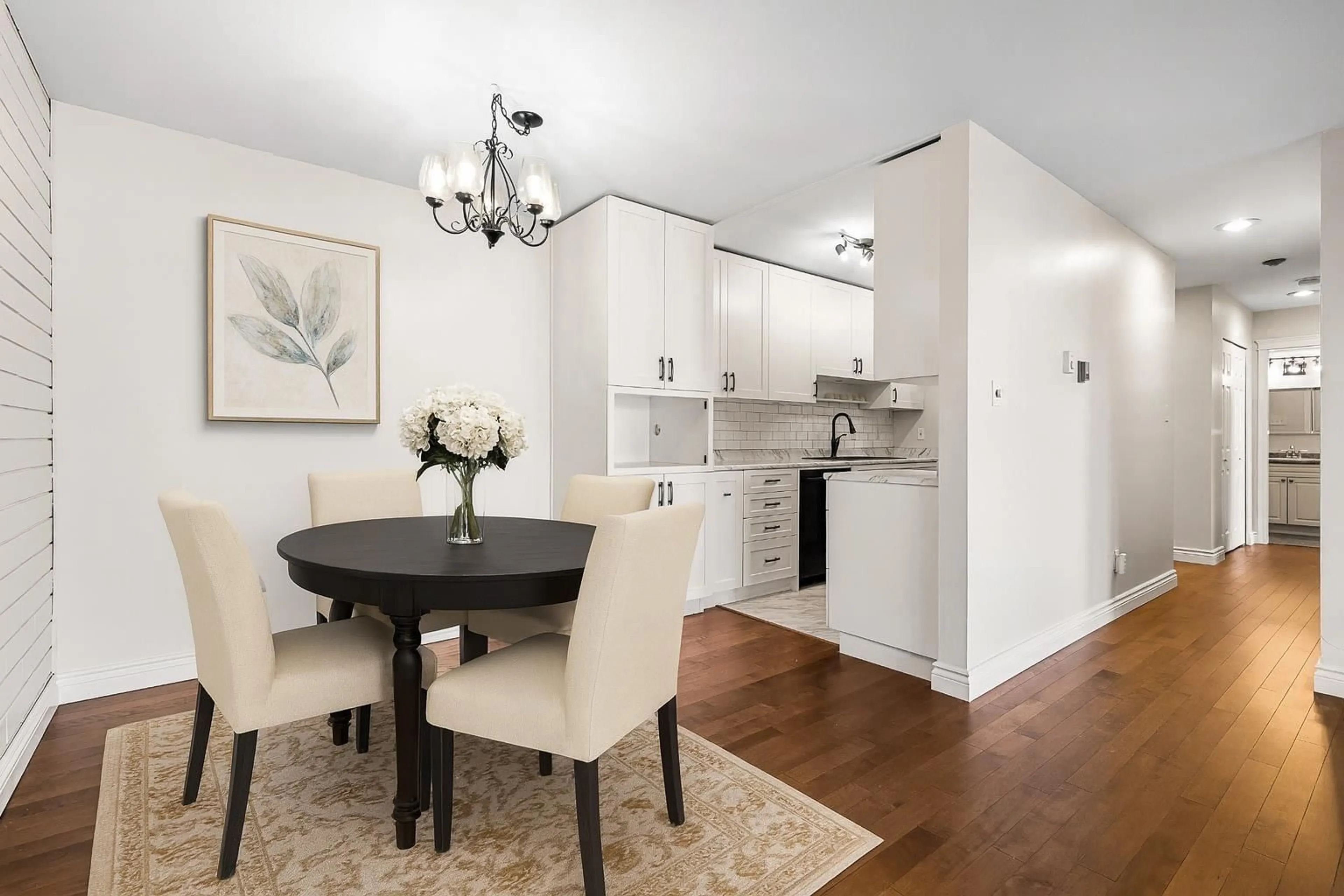 Dining room, wood/laminate floor for 119 - 46210 CHILLIWACK CENTRAL ROAD, Chilliwack British Columbia V2P1J8