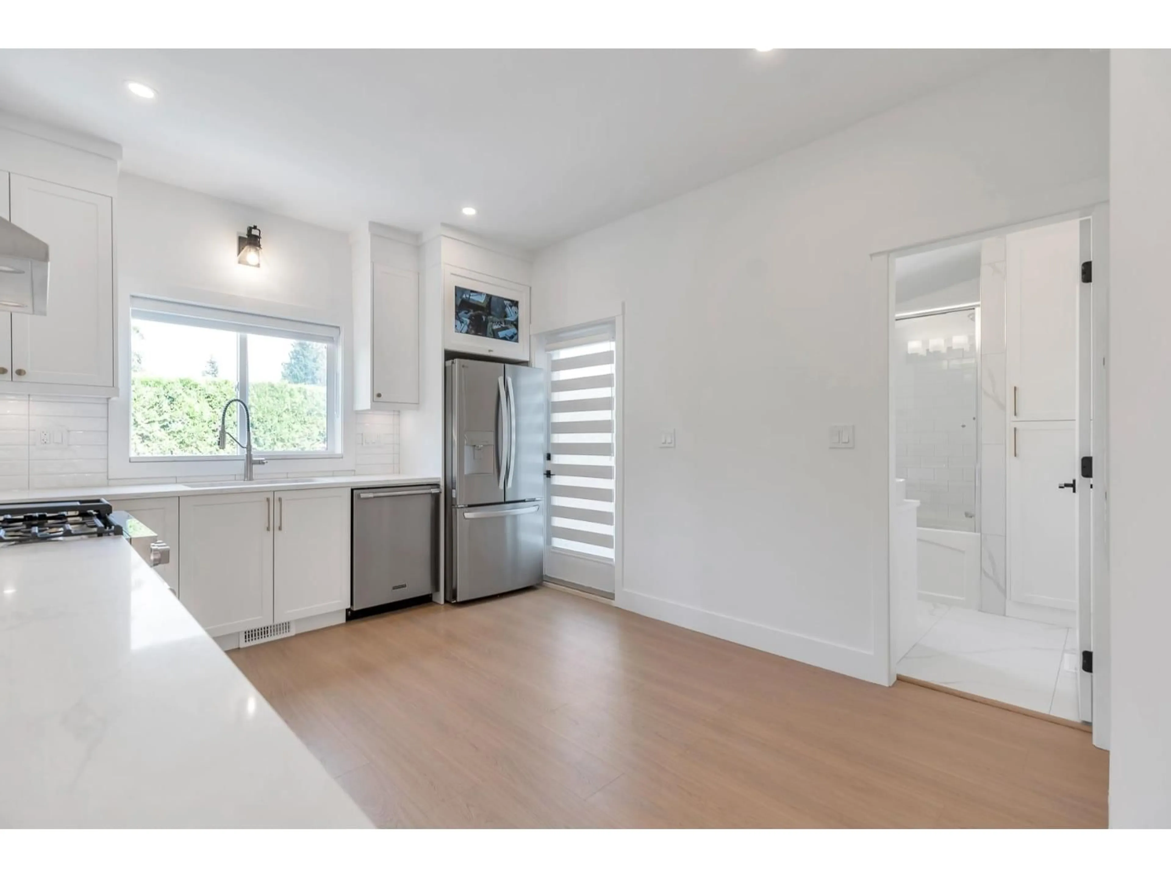 Open concept kitchen, unknown for 2290 MOULDSTADE, Abbotsford British Columbia V2S3X4