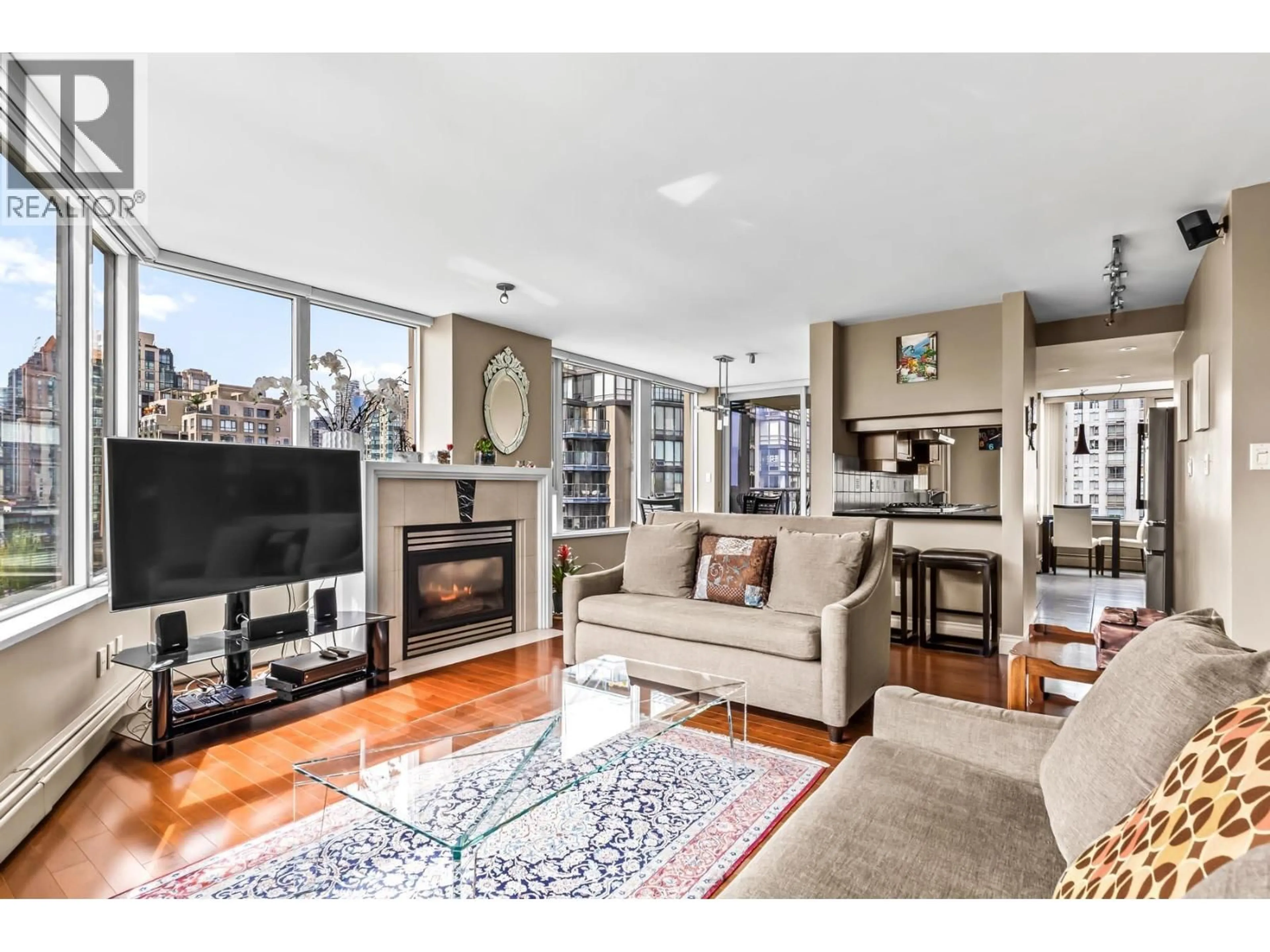 Living room with furniture, unknown for 1605 - 1383 MARINASIDE CRESCENT, Vancouver British Columbia V6Z2W9