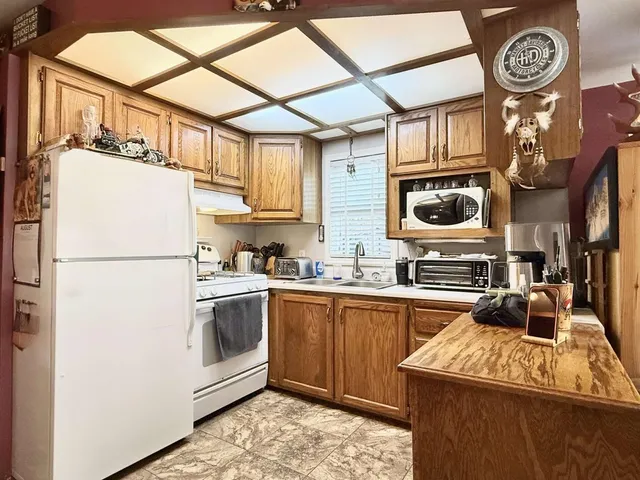 47 & 48 - 1650 COLUMBIA VALLEY ROAD, Lindell Beach 5