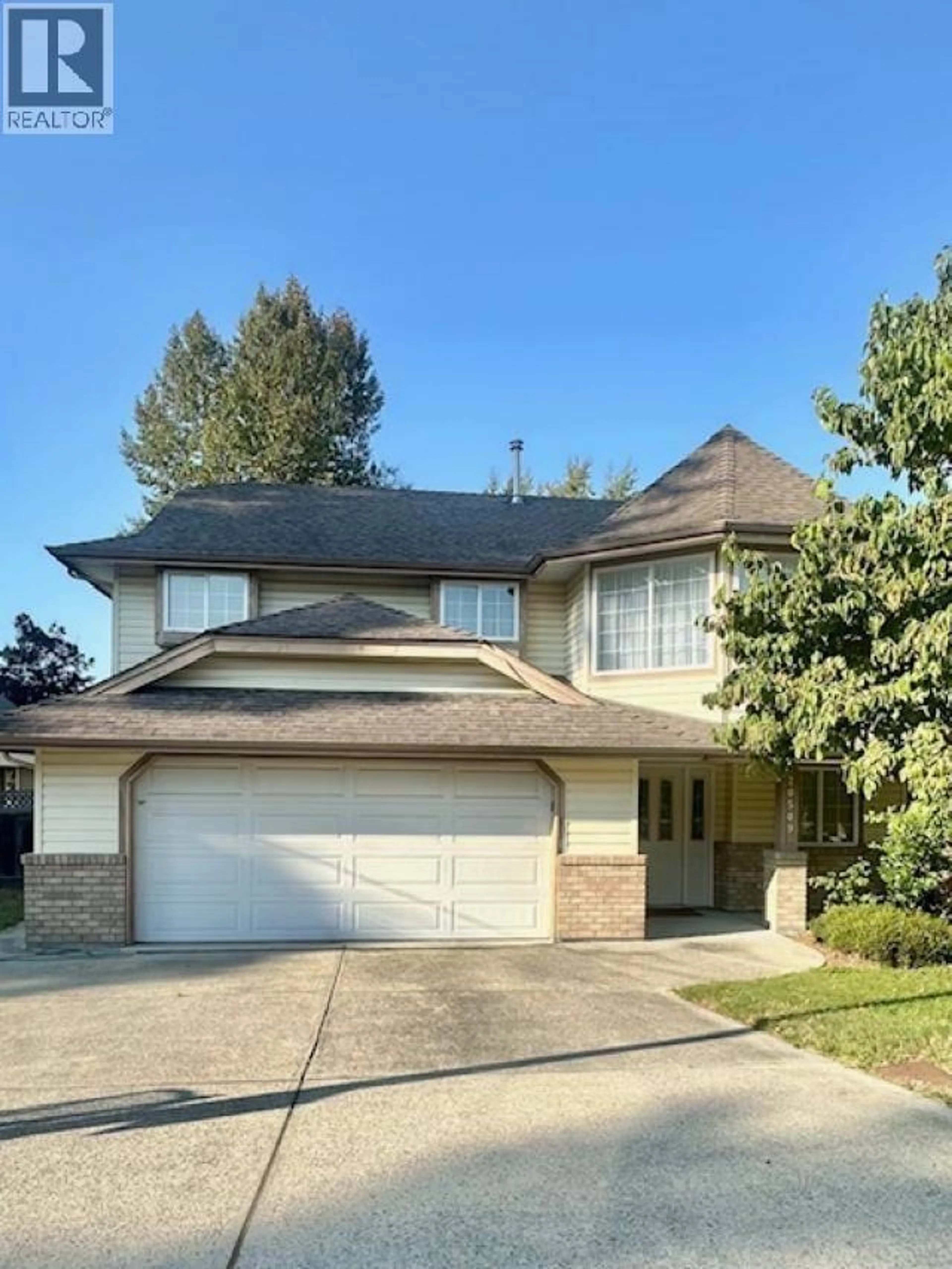 Home with vinyl exterior material, street for 20509 123 AVENUE, Maple Ridge British Columbia V2X4A8