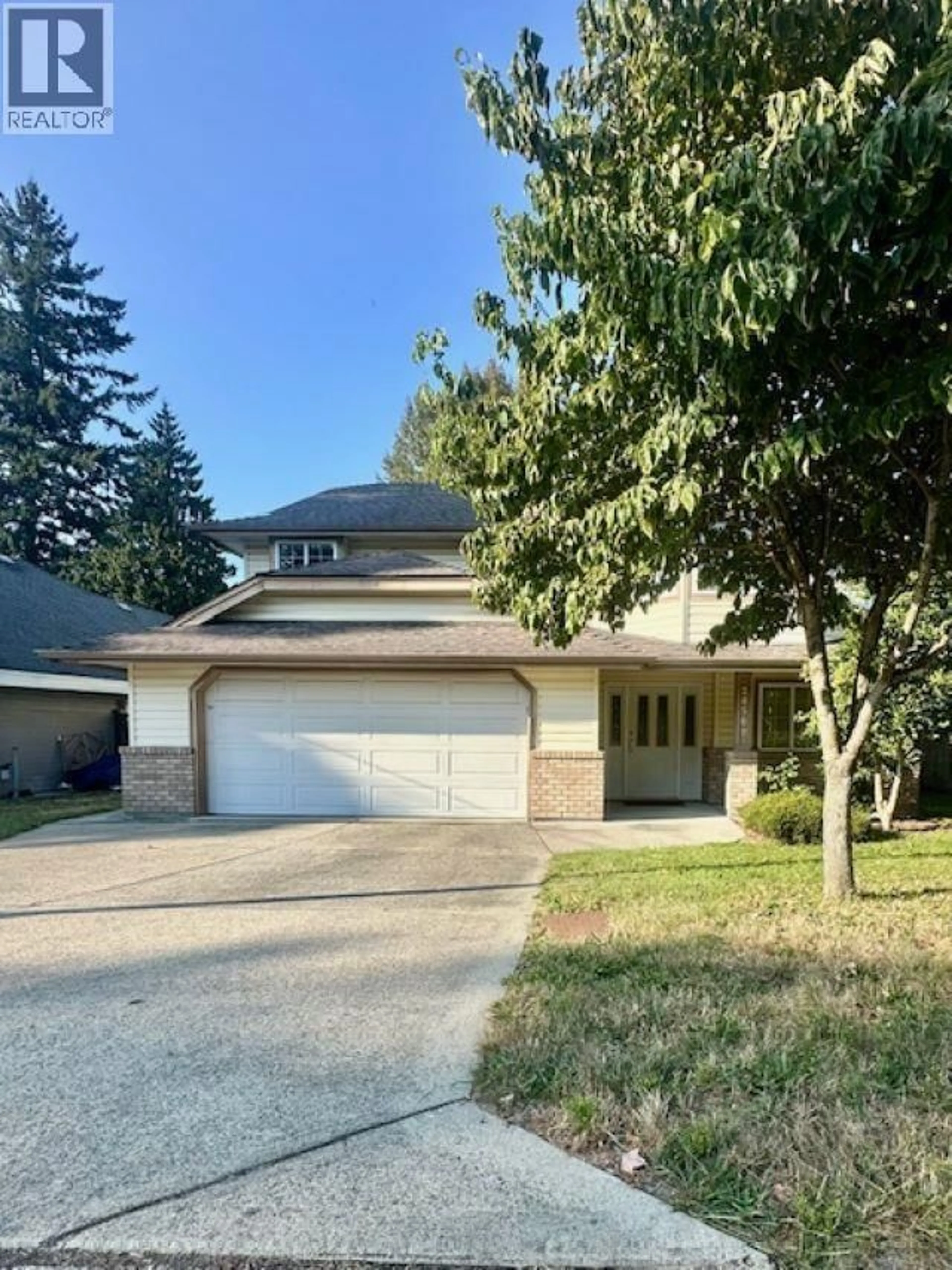 Home with vinyl exterior material, street for 20509 123 AVENUE, Maple Ridge British Columbia V2X4A8