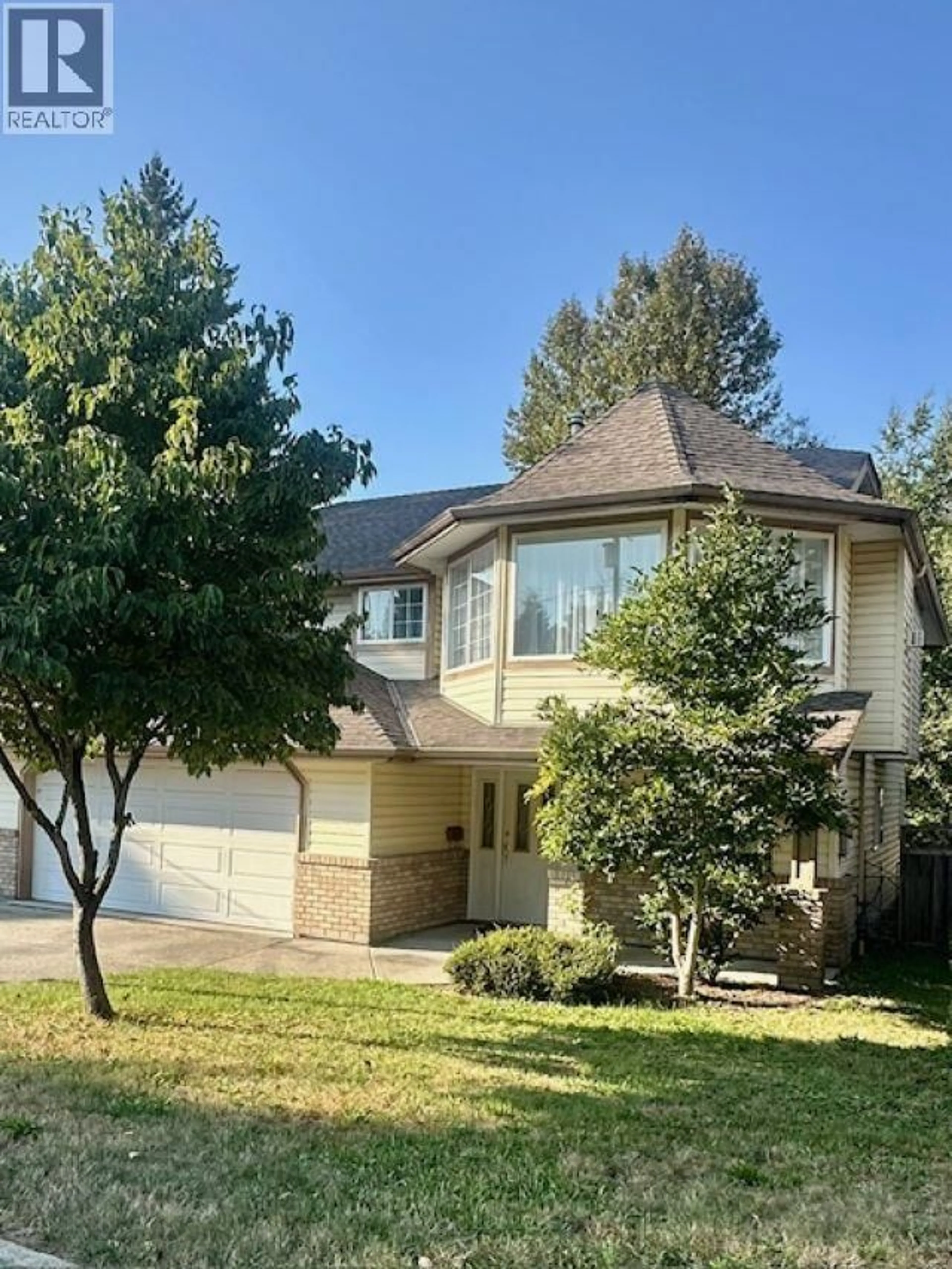 Home with vinyl exterior material, street for 20509 123 AVENUE, Maple Ridge British Columbia V2X4A8