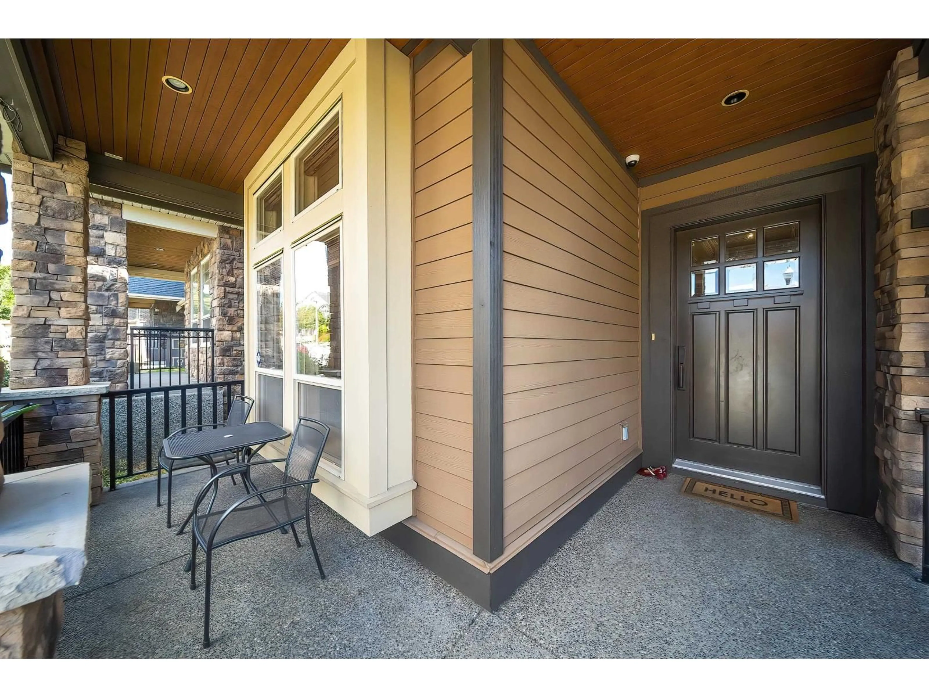 Indoor entryway for 16326 25, Surrey British Columbia V3Z6S1