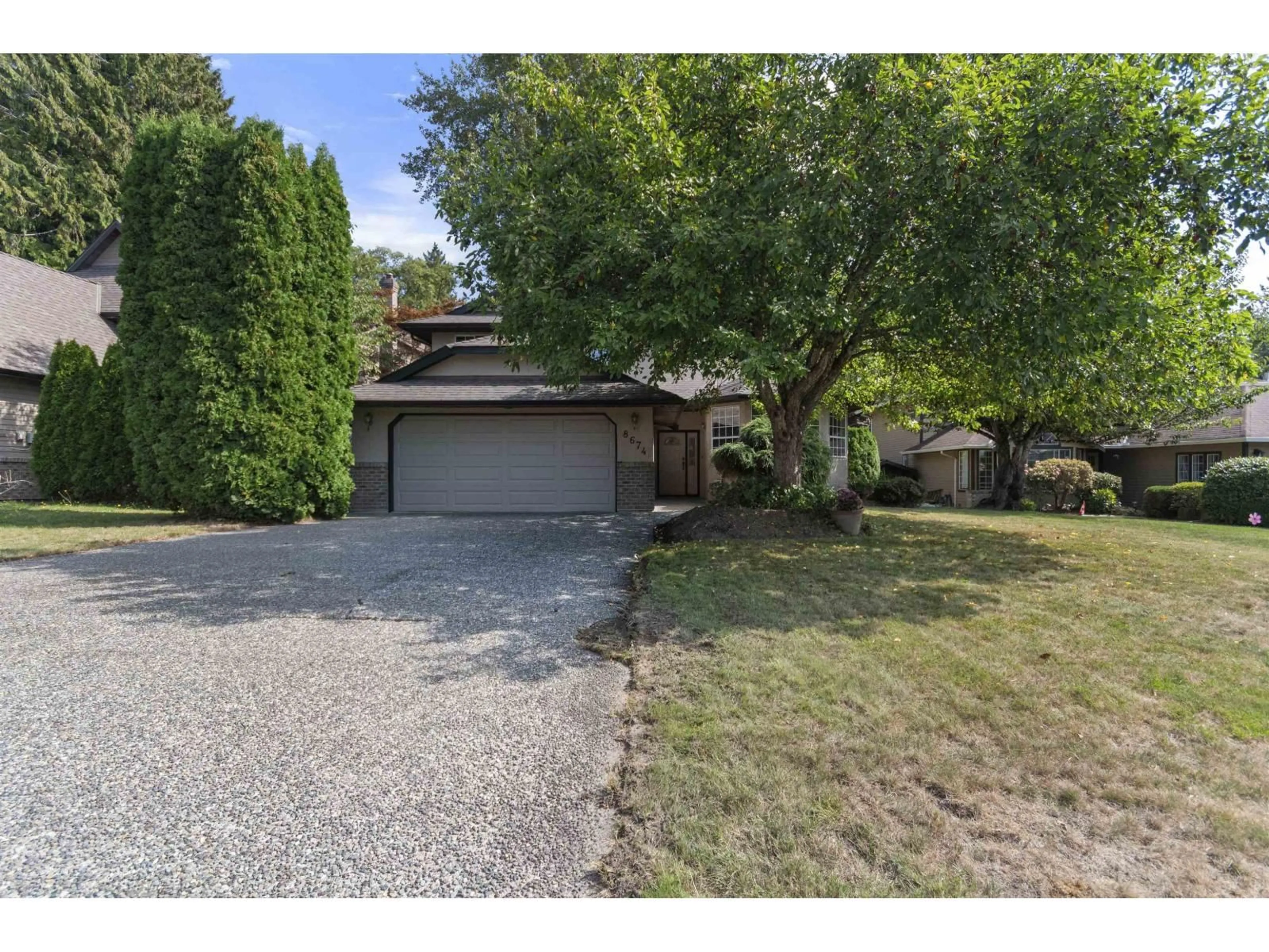 A pic from outside/outdoor area/front of a property/back of a property/a pic from drone, street for 8674 143, Surrey British Columbia V3W0N7