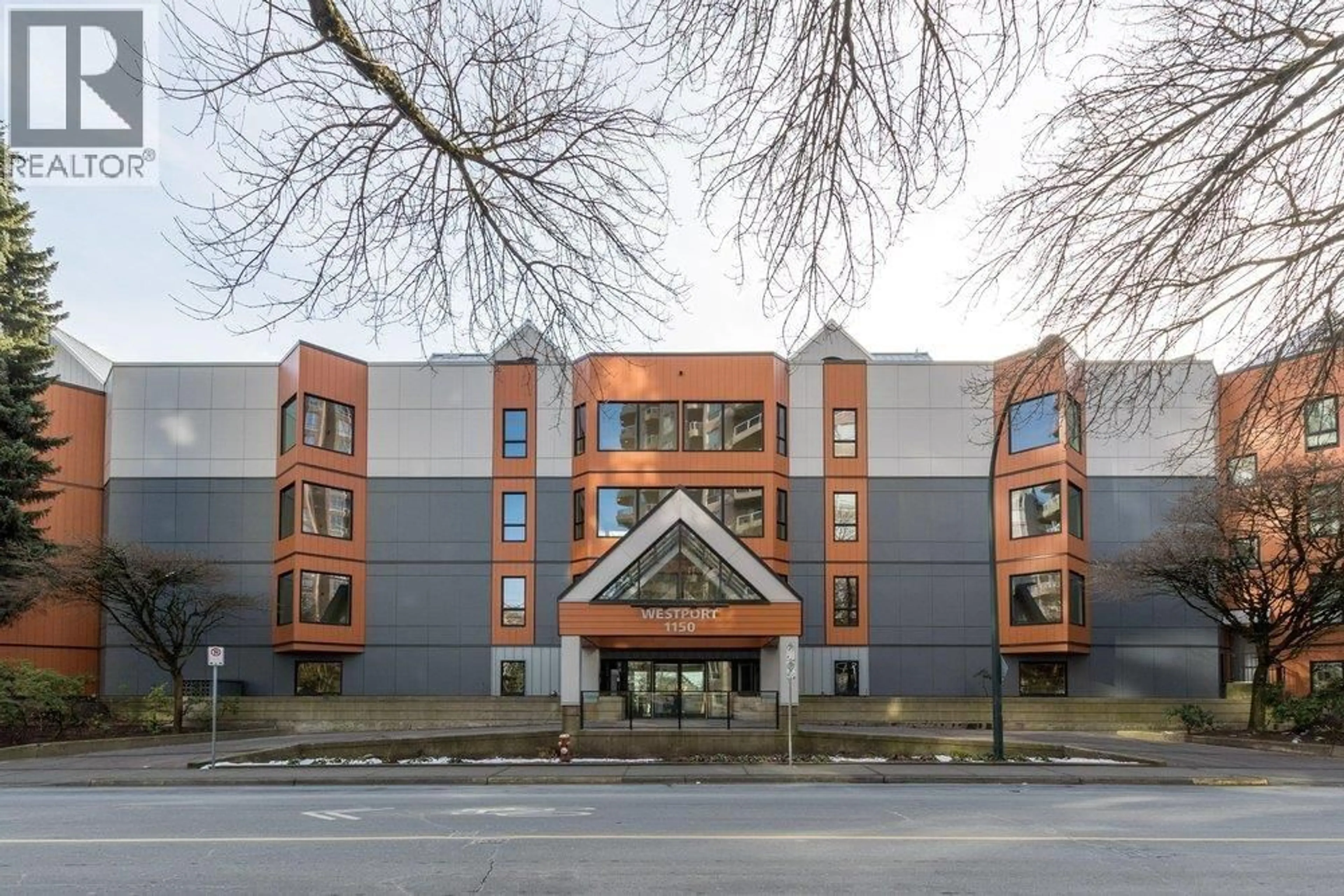 Indoor foyer for 119 - 1150 QUAYSIDE DRIVE, New Westminster British Columbia V3M6E1