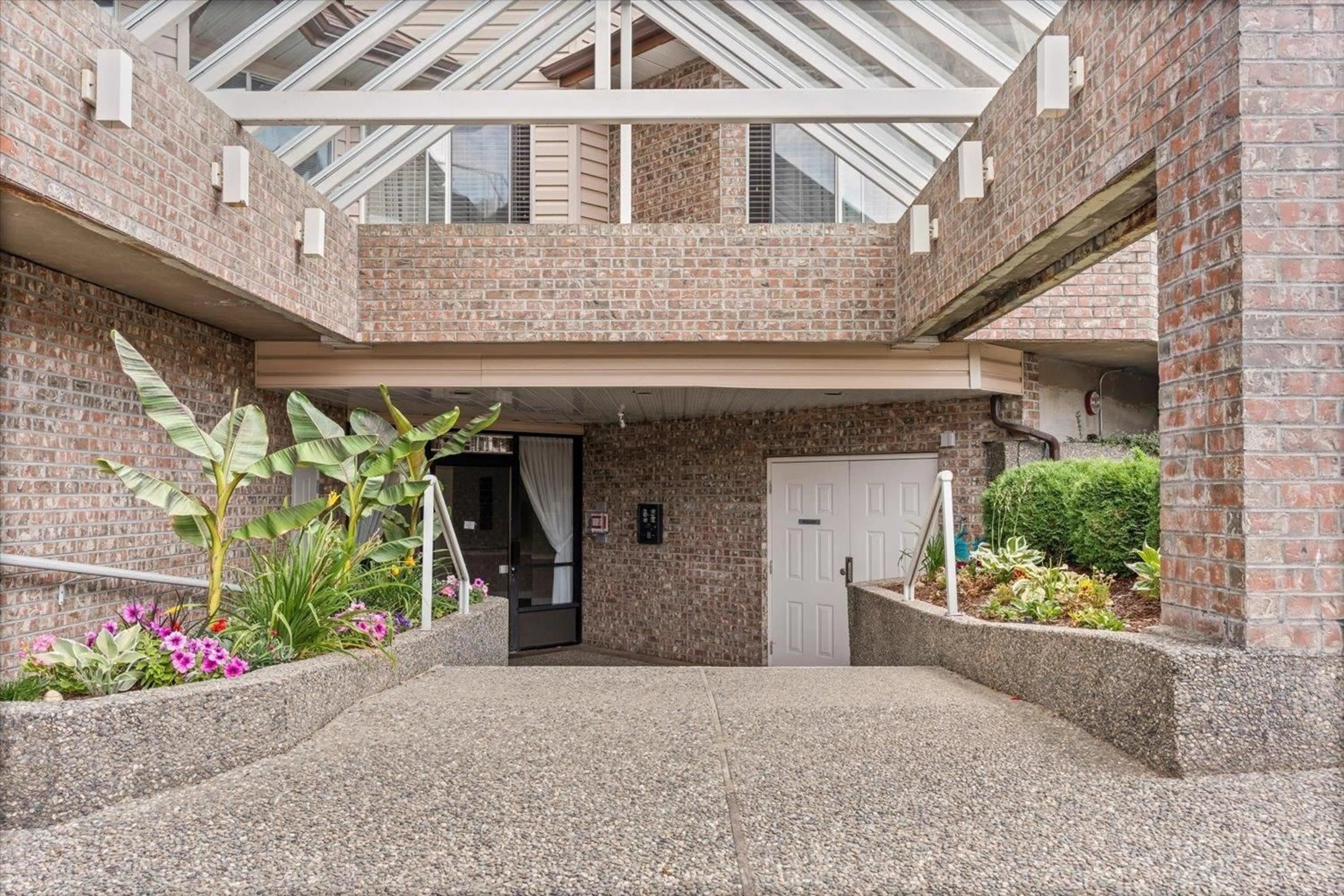 Unknown for 307 - 32669 GEORGE FERGUSON, Abbotsford British Columbia V2T4E4