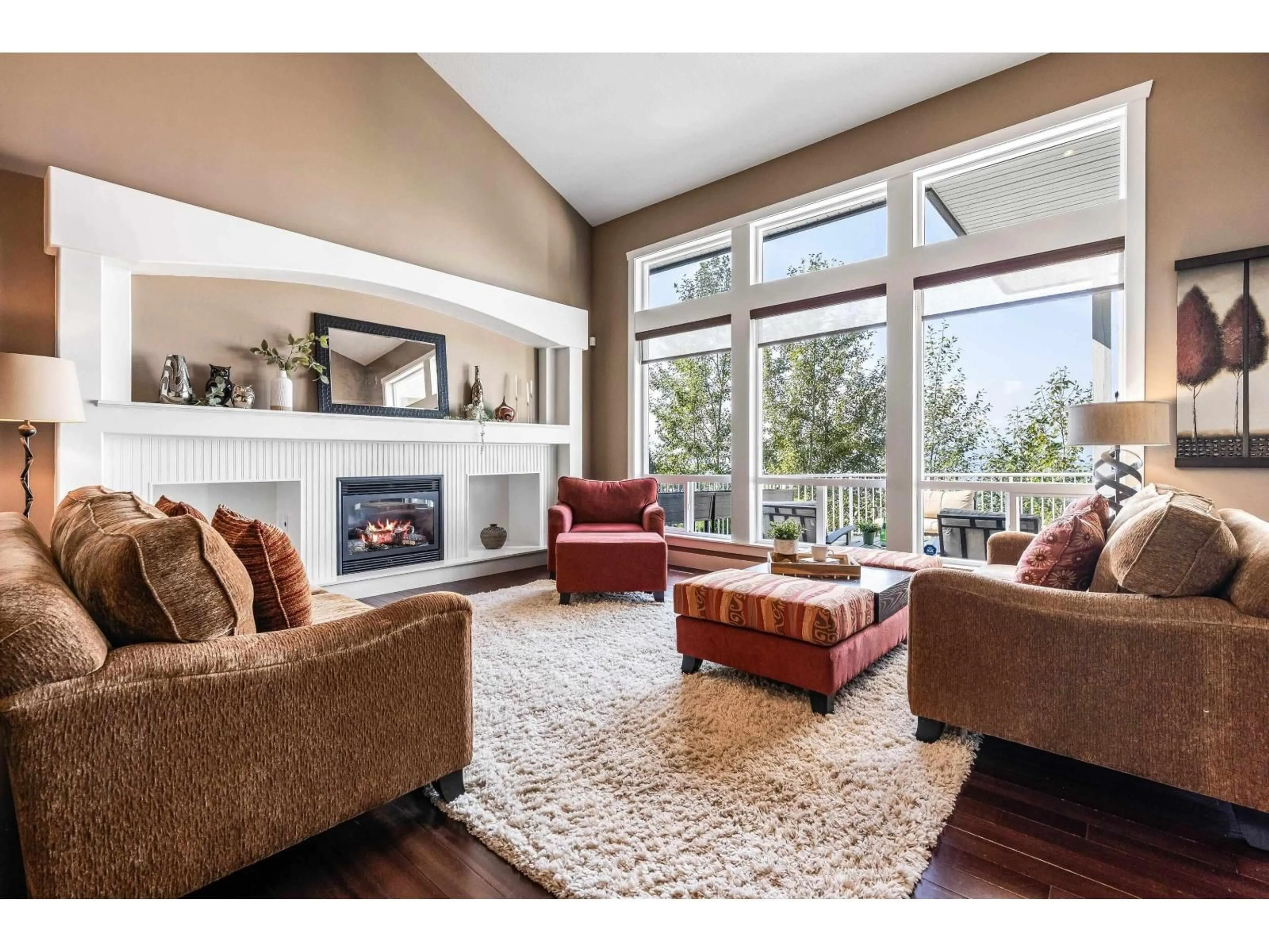 Living room with furniture, unknown for 47167 SYLVAN DRIVE, Chilliwack British Columbia V2R5Z8