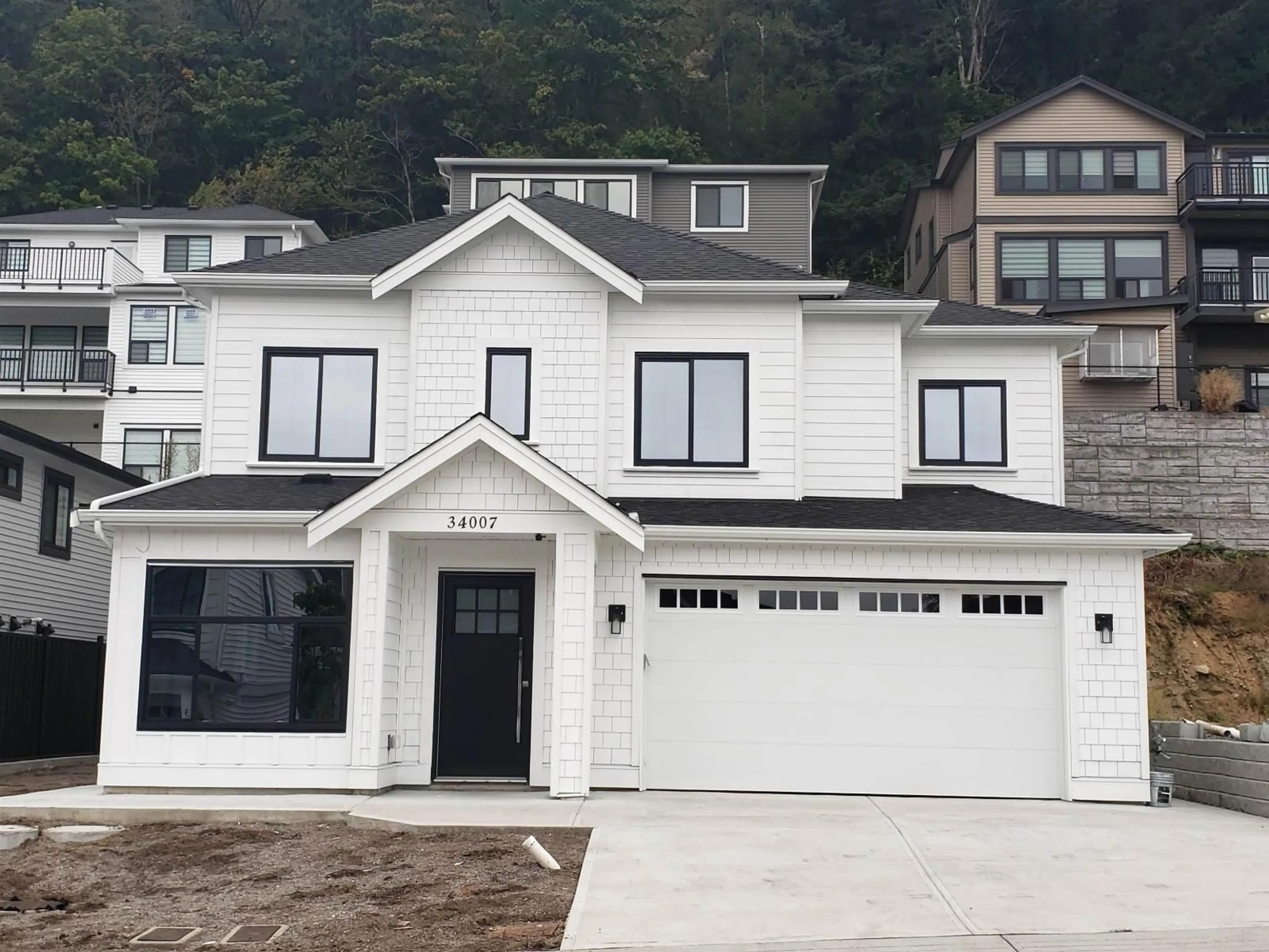 Home with vinyl exterior material, mountain view for 34007 BARKER, Mission British Columbia V2V6B2